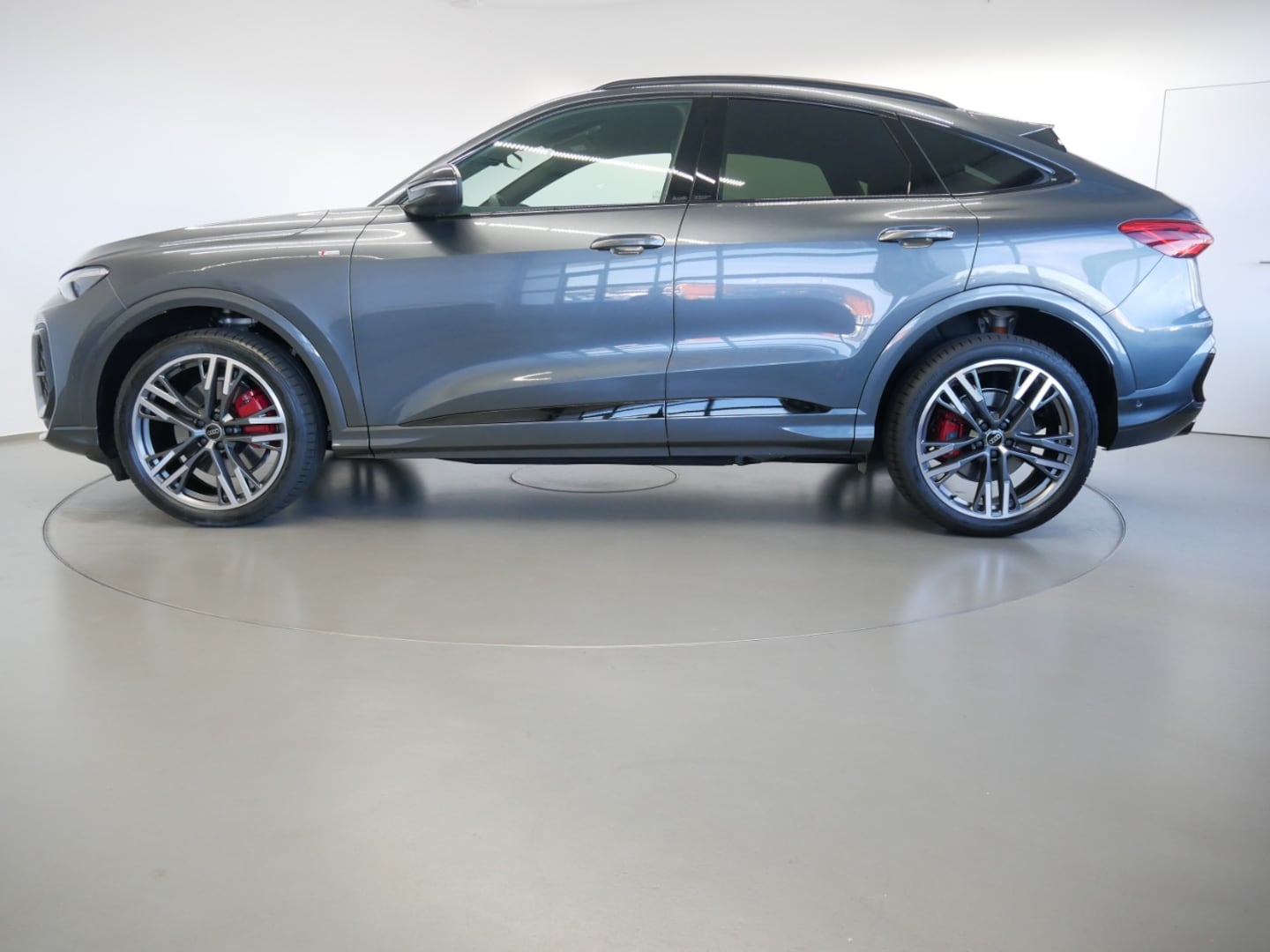 Bild über Audi Q5 Sportback TDI quattro 150 kW S tronic - für weitere Informationen kontaktieren Sie den Audi Partner