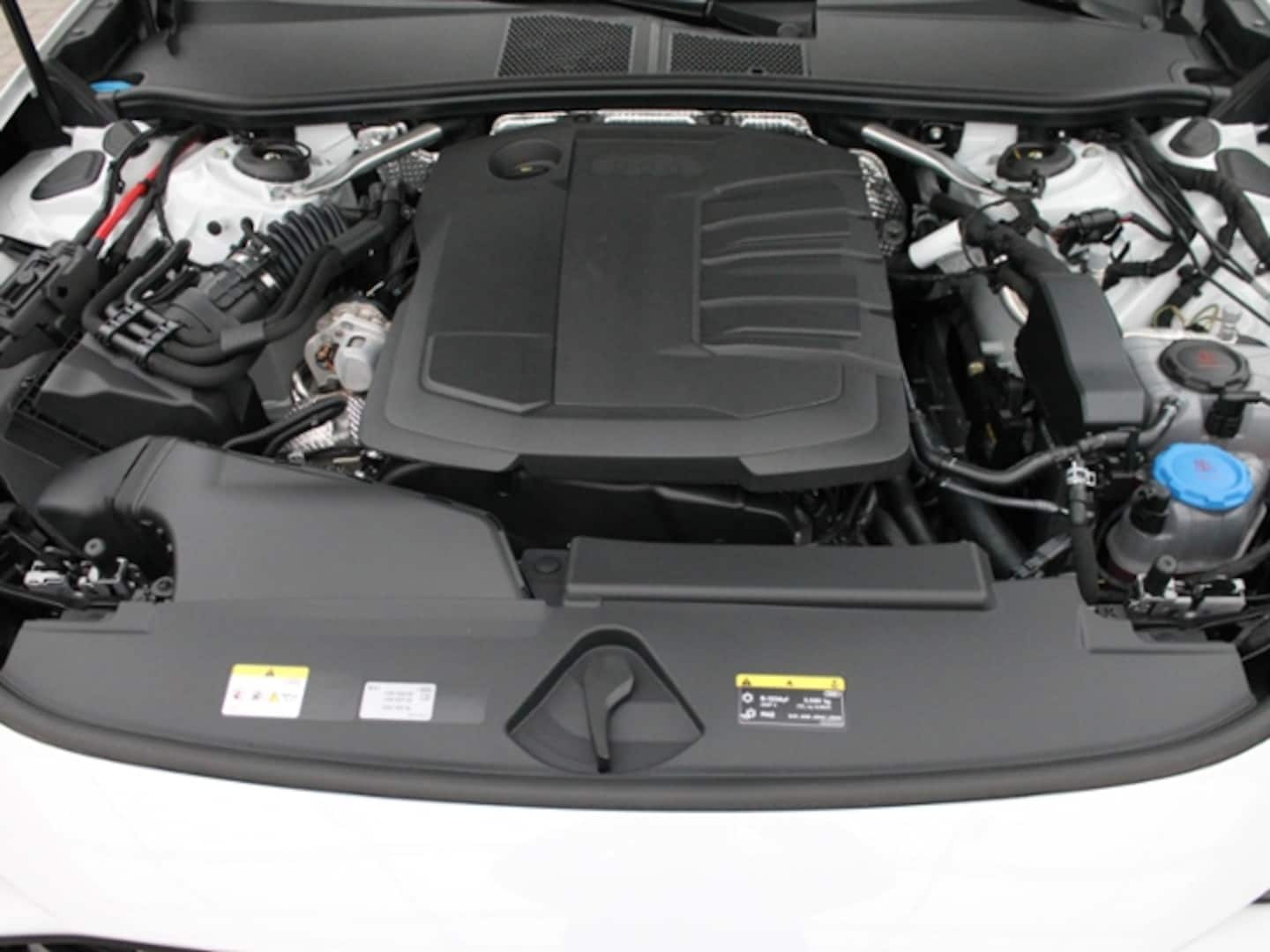Bild über Audi A5 Avant TDI quattro 150 kW S tronic - für weitere Informationen kontaktieren Sie den Audi Partner