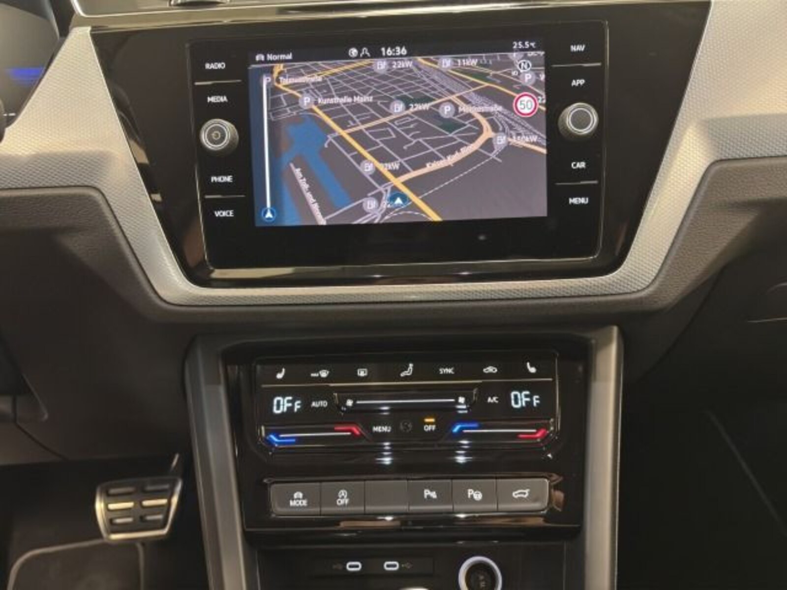 Volkswagen Touran – Bild 11