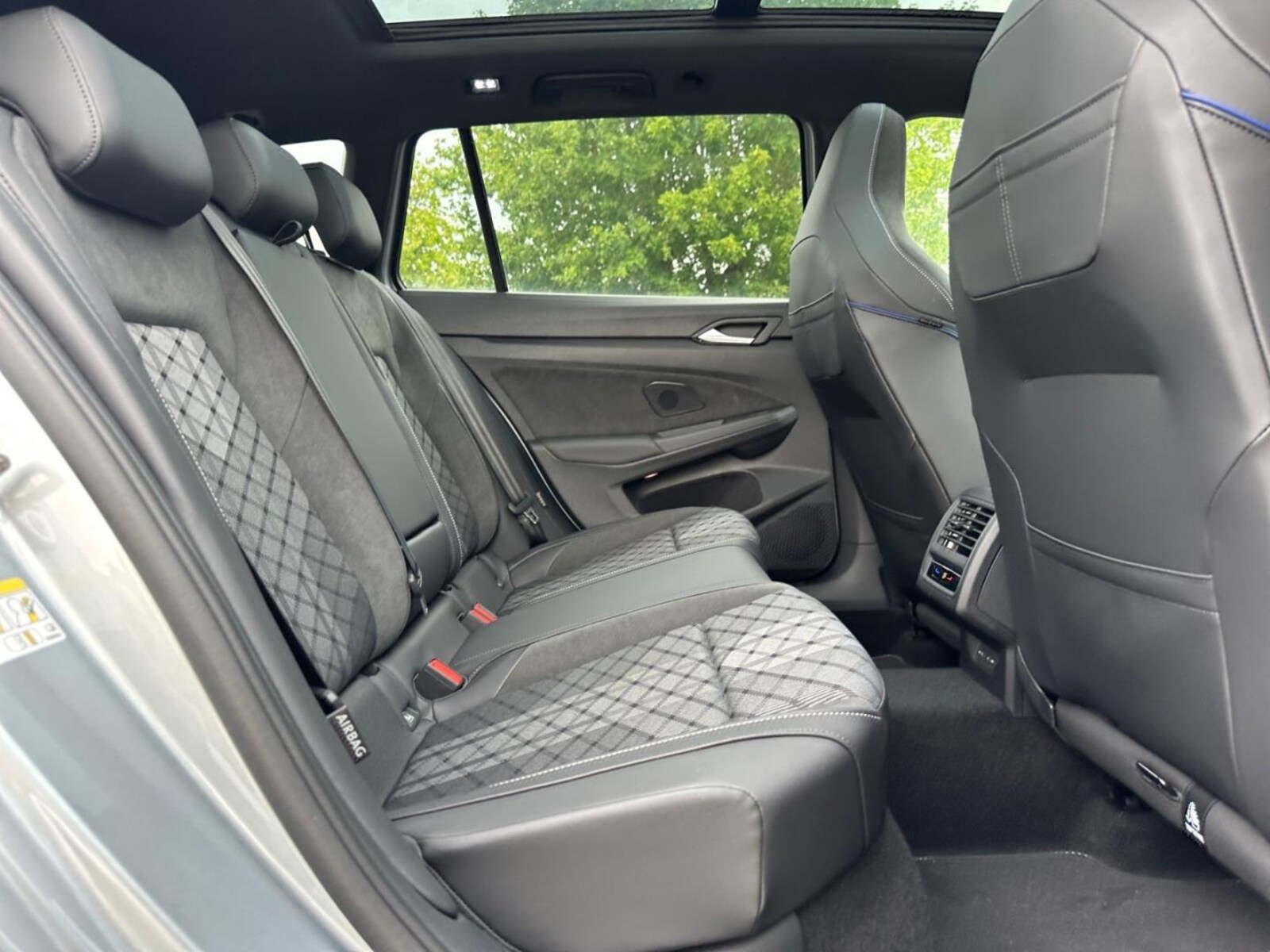 Volkswagen Golf Variant – Bild 11