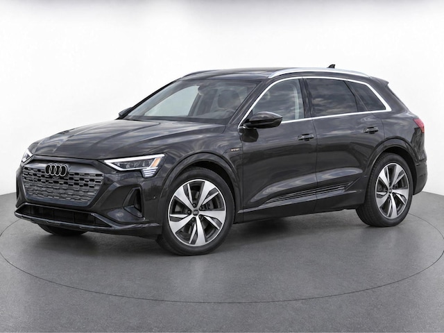 Photo of 2024 Audi Q8 e-tron