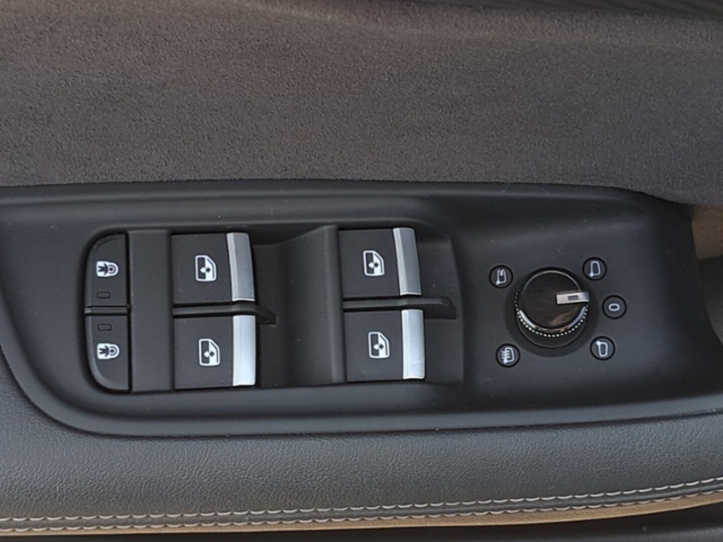 Bild über Audi Q8 SUV 55 TFSI quattro tiptronic - für weitere Informationen kontaktieren Sie den Audi Partner