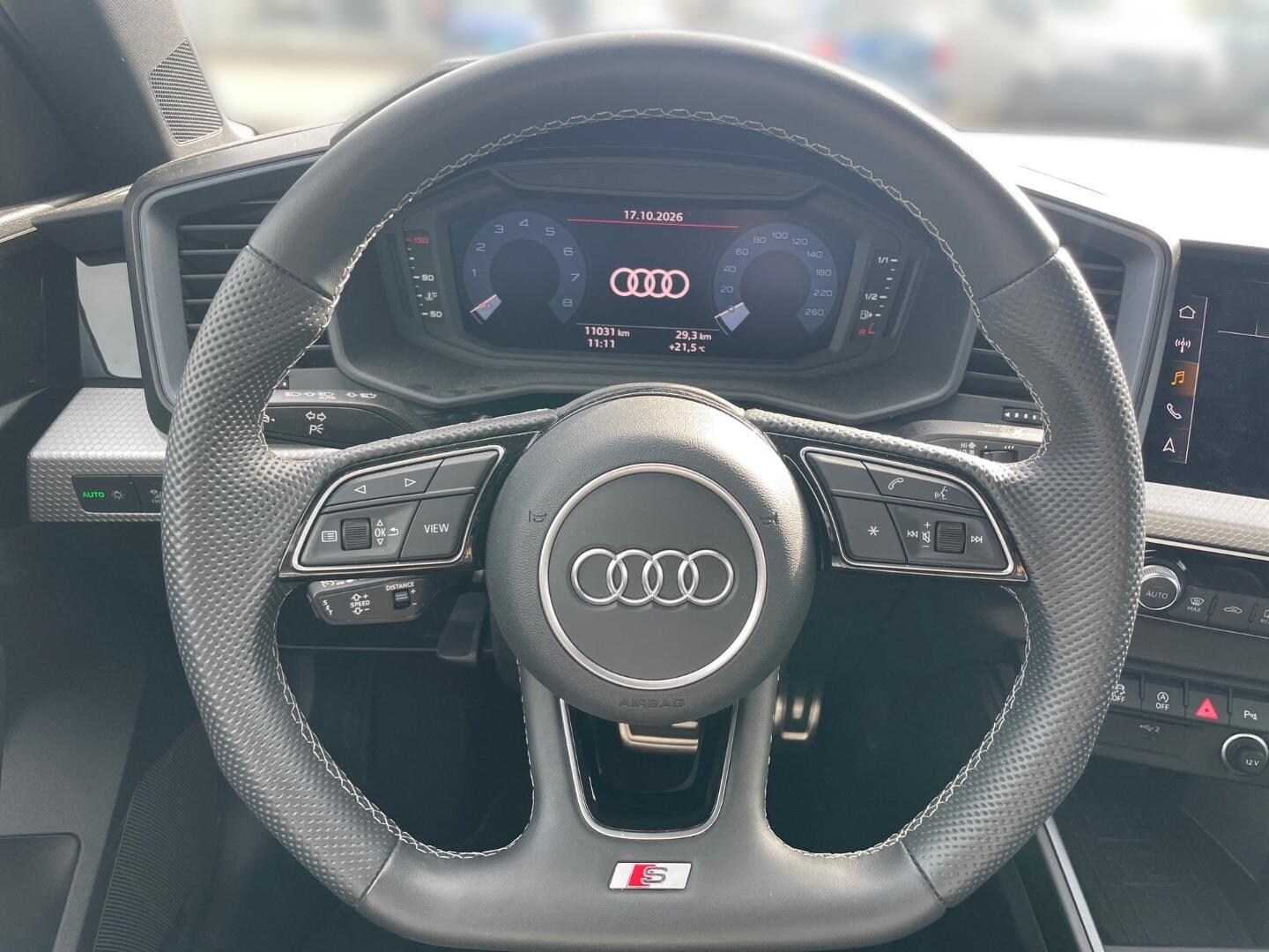 Bild über Audi A1 Sportback S line 30 TFSI S tronic - für weitere Informationen kontaktieren Sie den Audi Partner