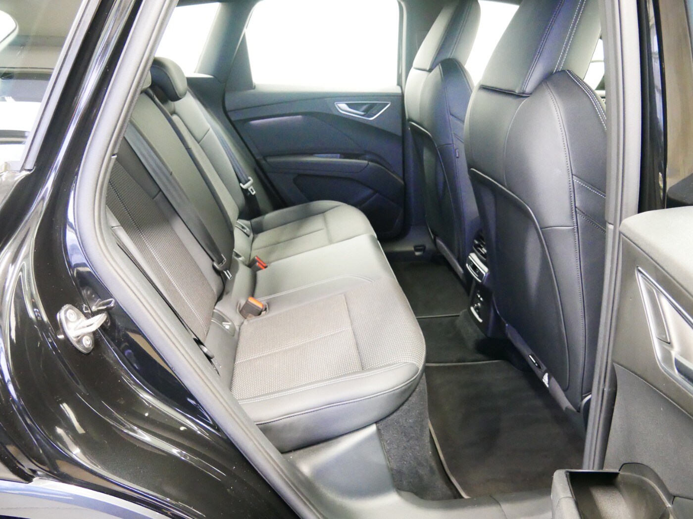 Image about Audi Q4 e-tron 40 e-tron
