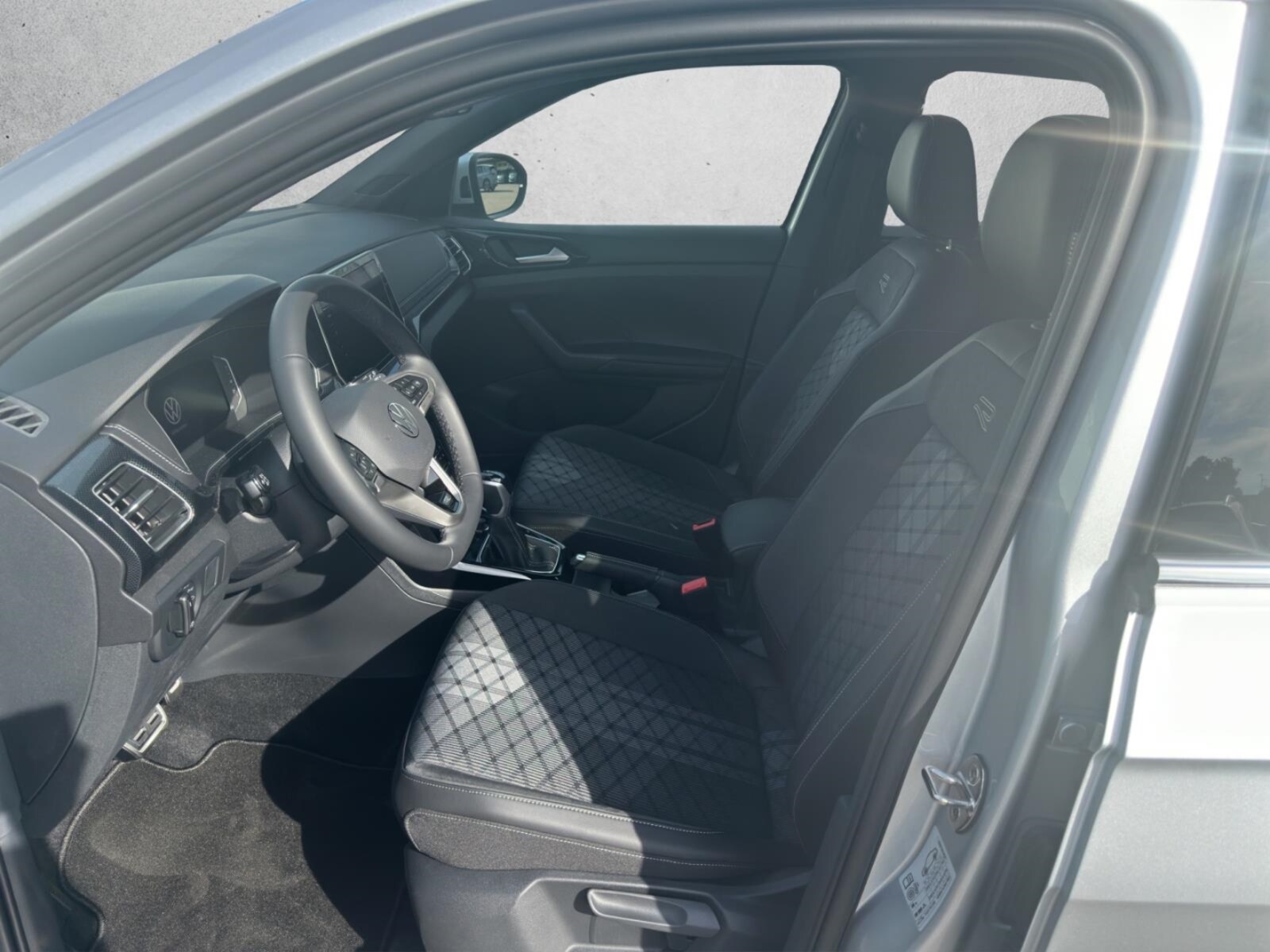 Volkswagen T-Cross – Bild 11