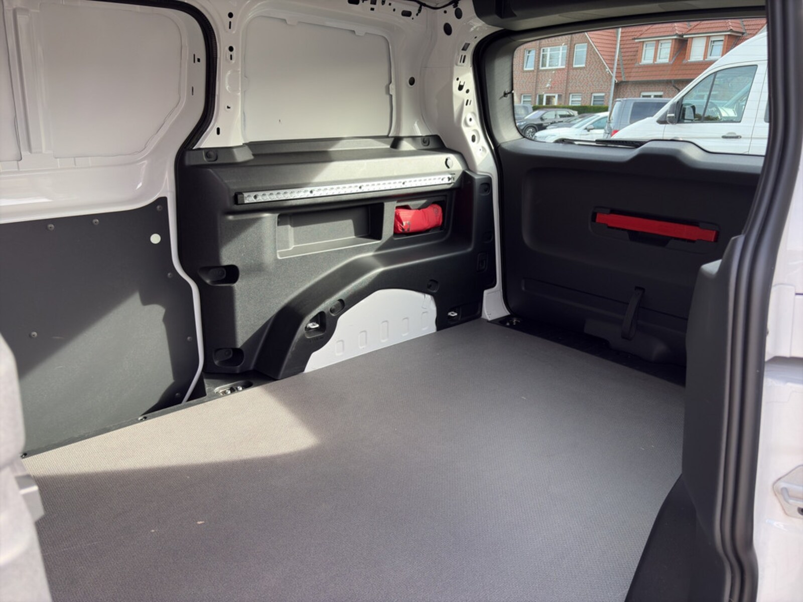 Volkswagen ID. Buzz Cargo – Bild 17
