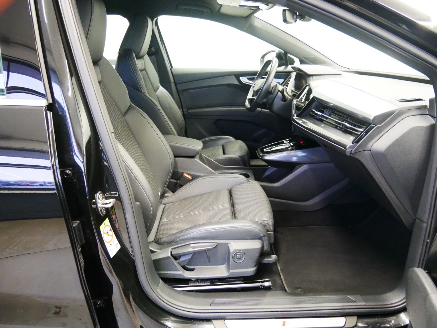 Image about Audi Q4 e-tron 40 e-tron