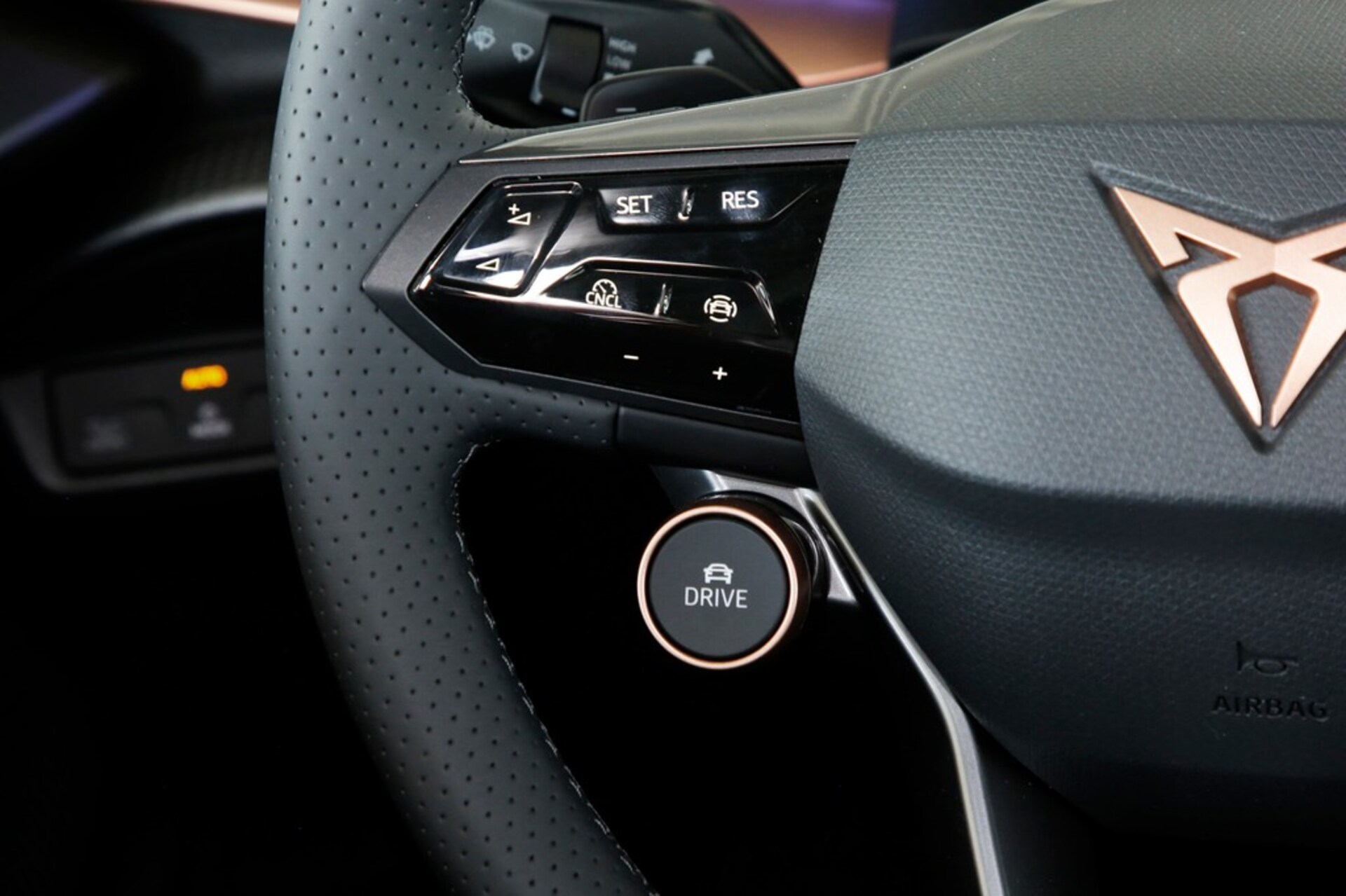 CUPRA Tavascan VZ
