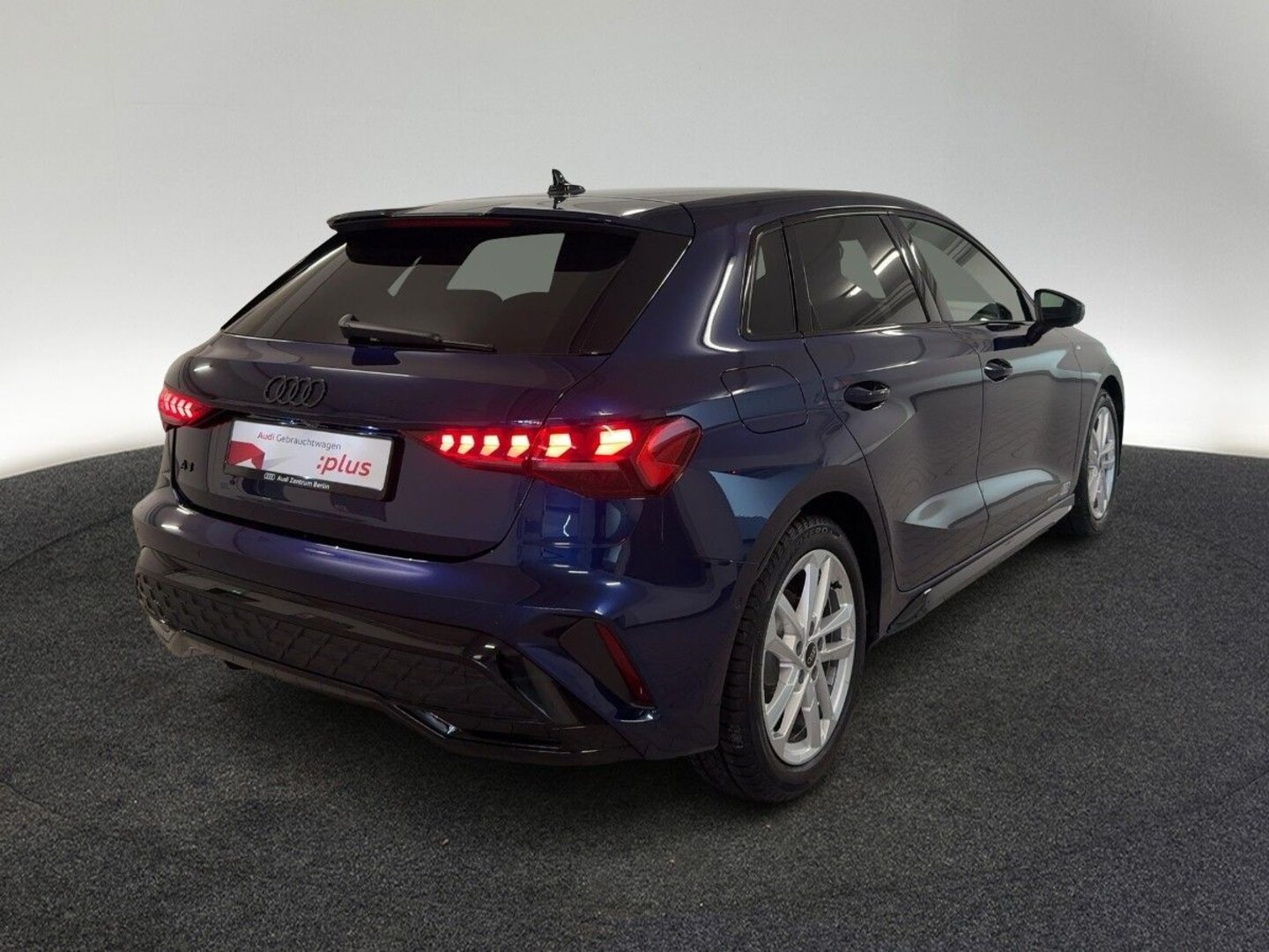 Bild über Audi A3 Sportback S line TFSI 110 kW S tronic - für weitere Informationen kontaktieren Sie den Audi Partner