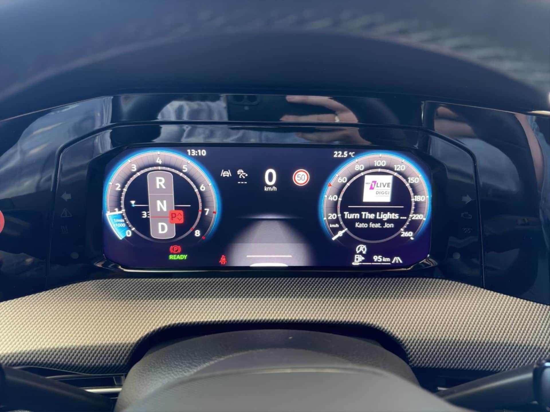 Volkswagen Golf R-Line