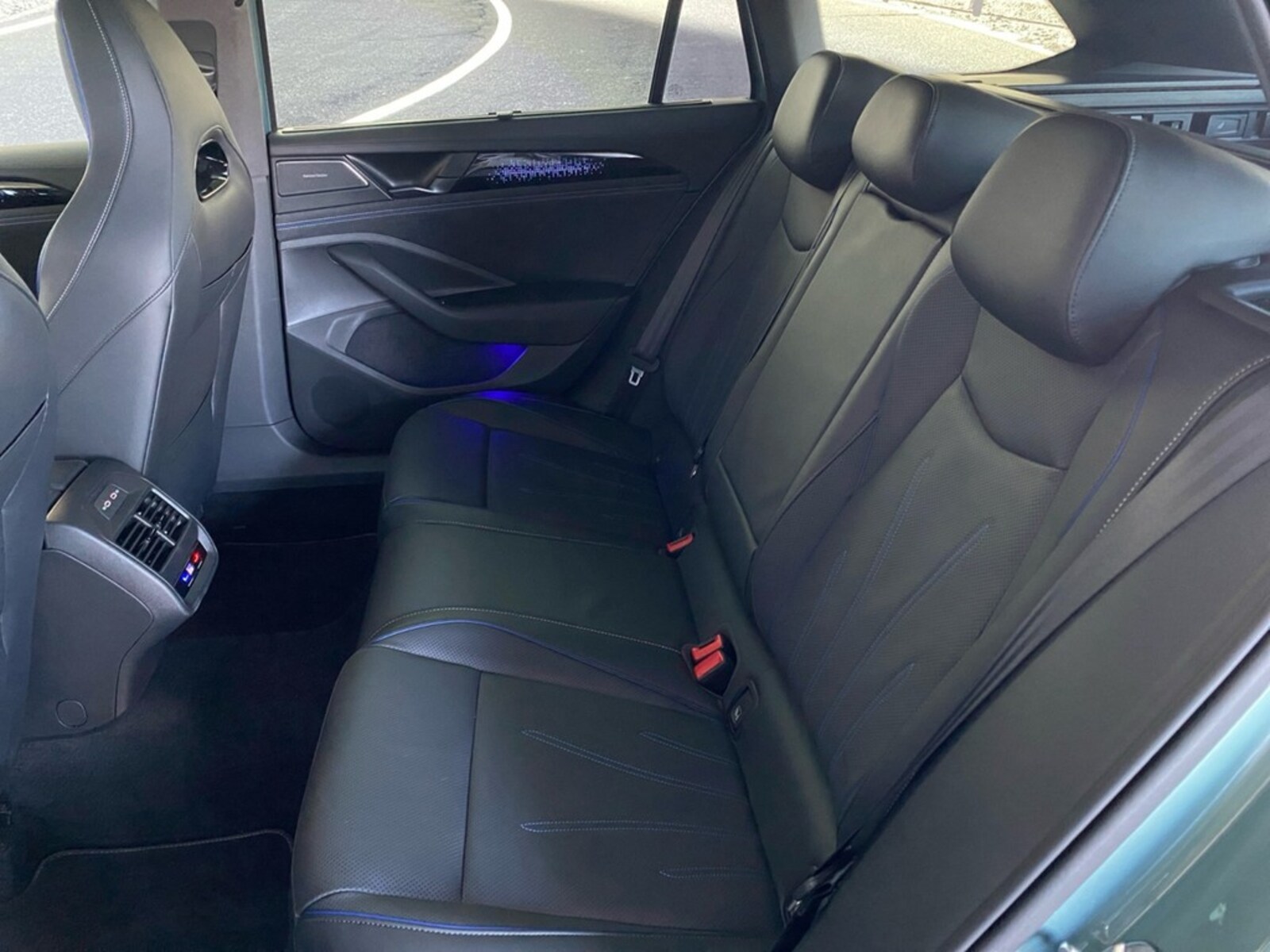 Volkswagen Passat – Bild 8