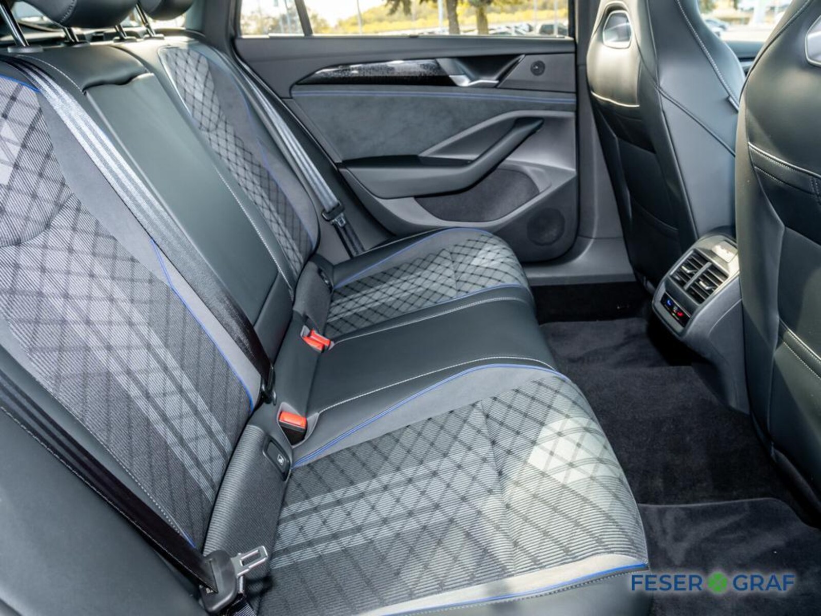 Volkswagen Passat – Bild 7
