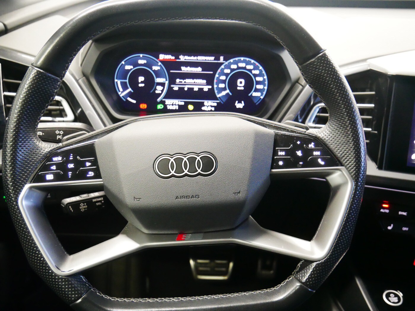 Image about Audi Q4 e-tron 40 e-tron