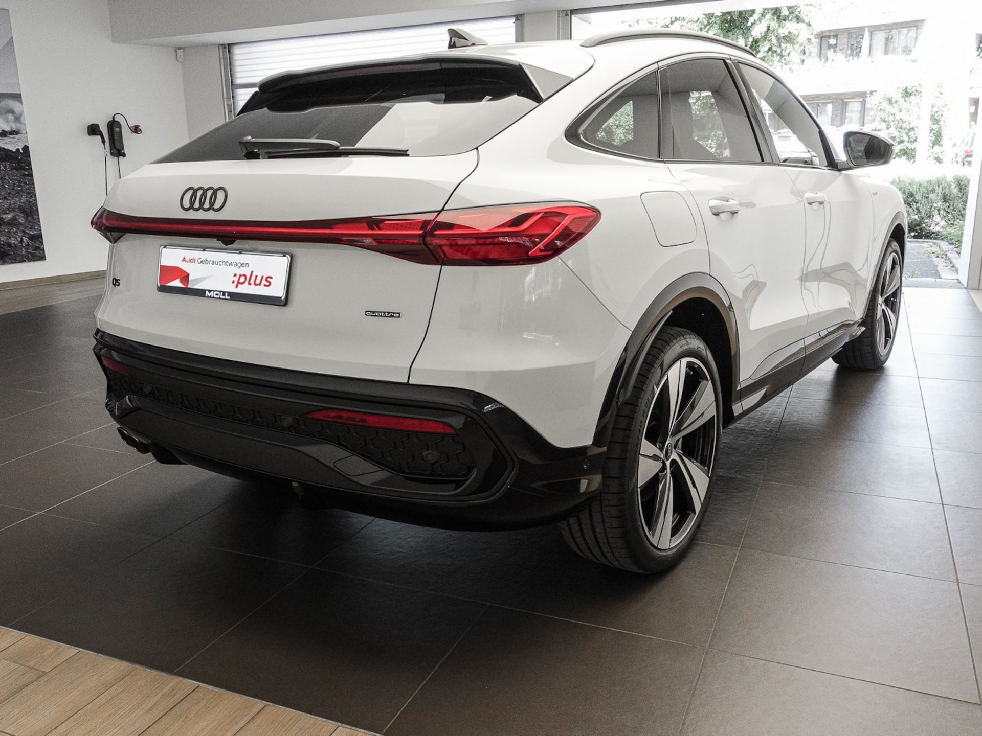 Audi Q5 Sportback edition one