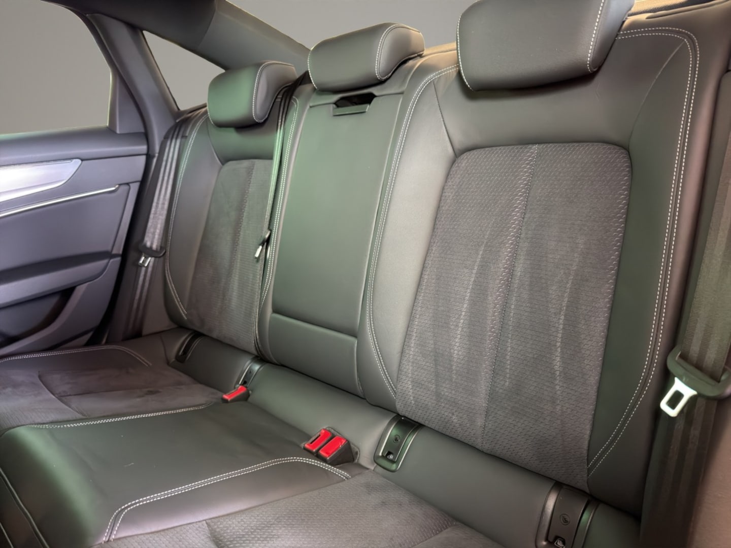 Bild über Audi S6 Limousine TDI quattro tiptronic - für weitere Informationen kontaktieren Sie den Audi Partner