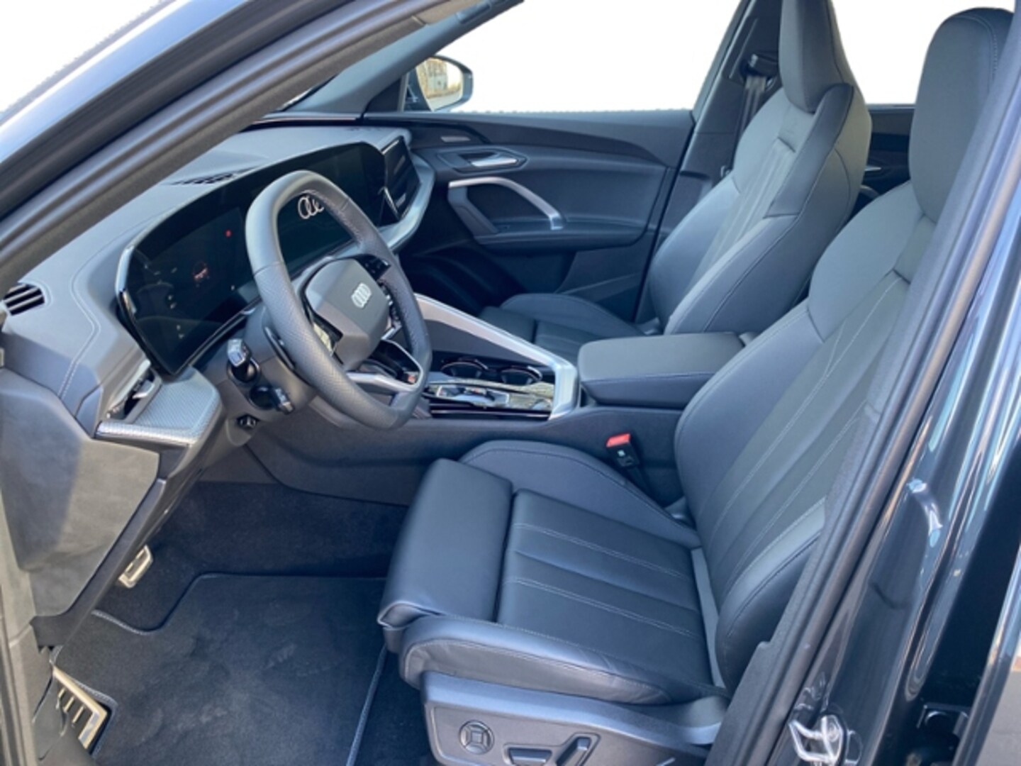 Bild über Audi Q5 SUV TDI quattro 150 kW S tronic - für weitere Informationen kontaktieren Sie den Audi Partner