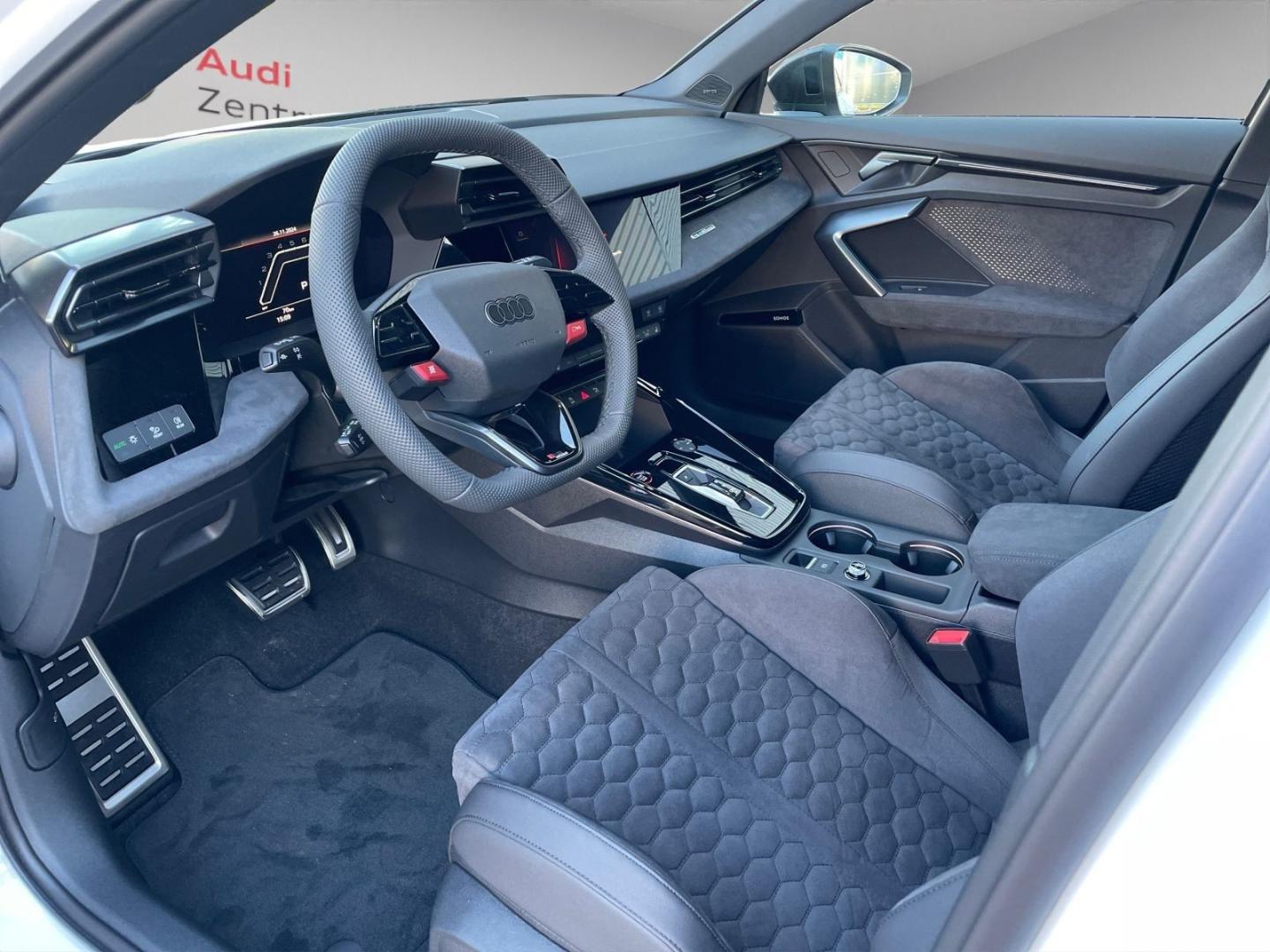 Image about Audi RS 3 Sportback TFSI quattro S tronic