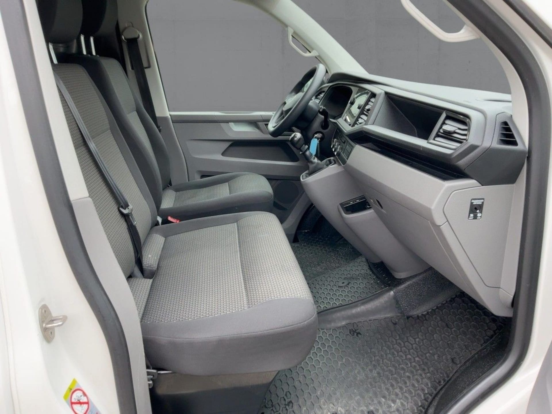 Volkswagen T6.1 Transporter Kasten langer Radstand