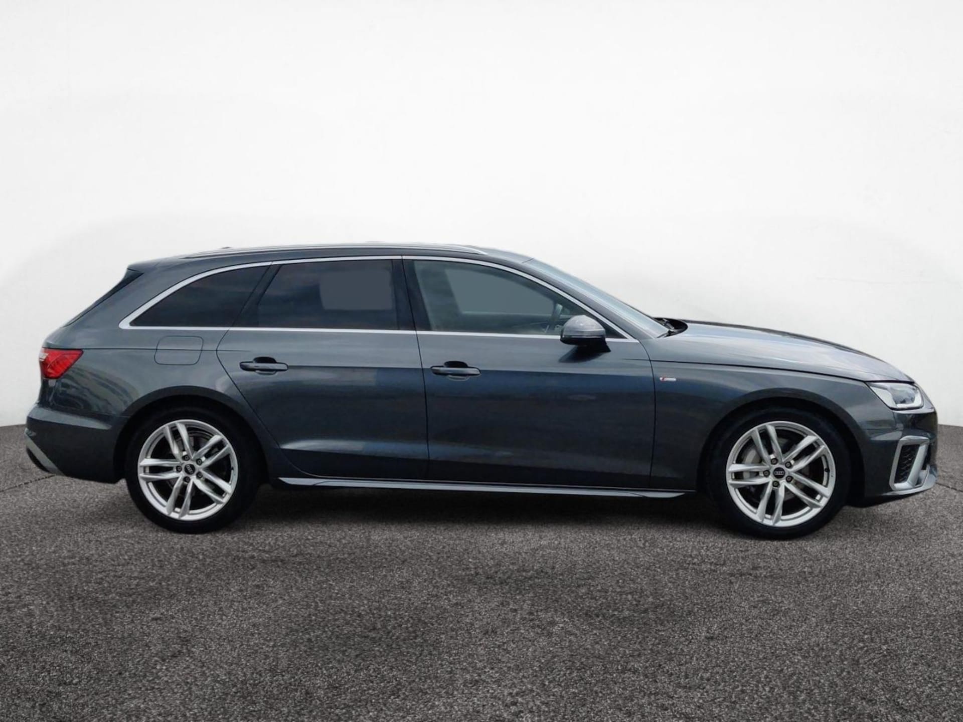 Audi A4 Avant S line