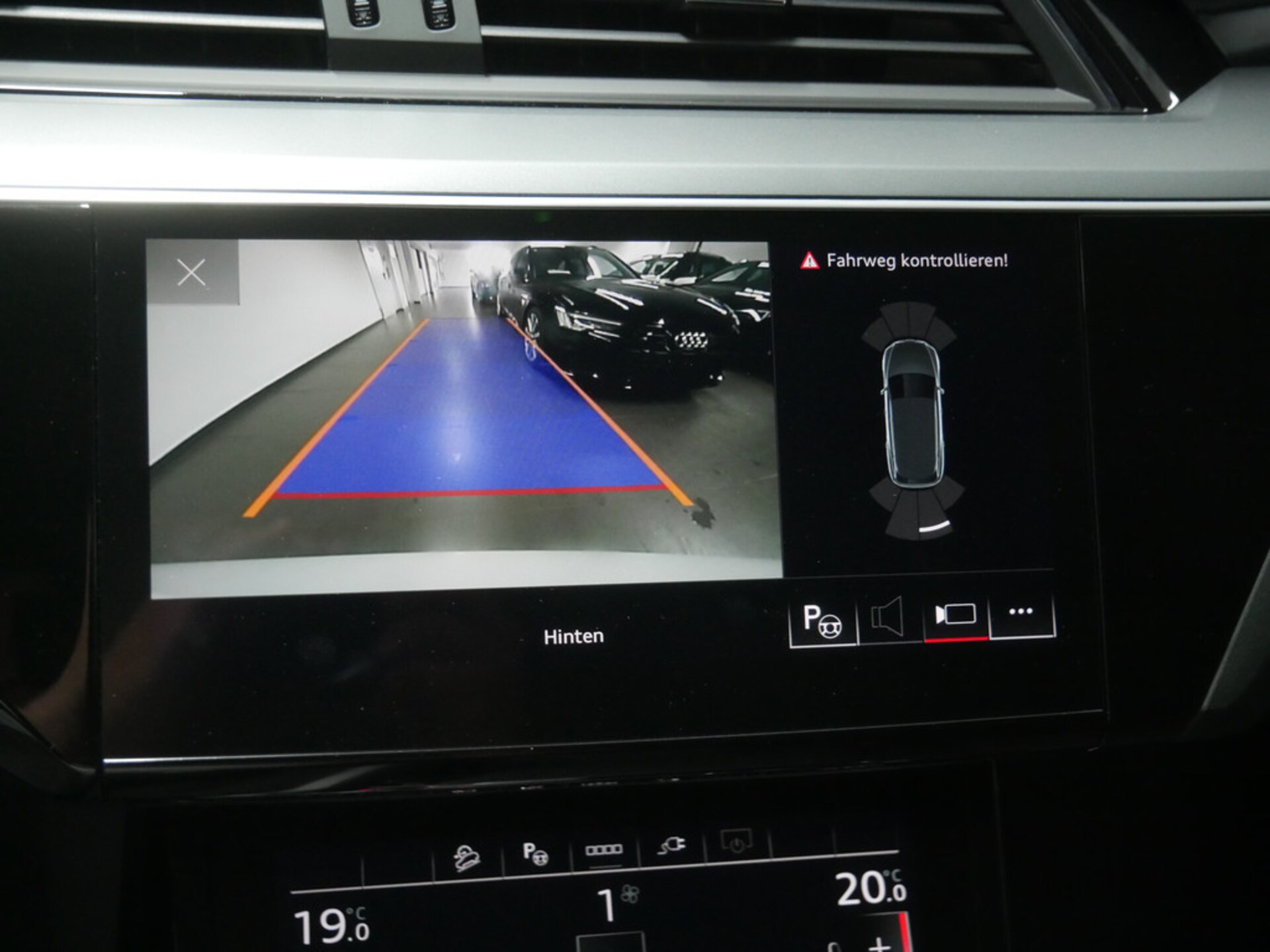 Audi Q8 e-tron S line