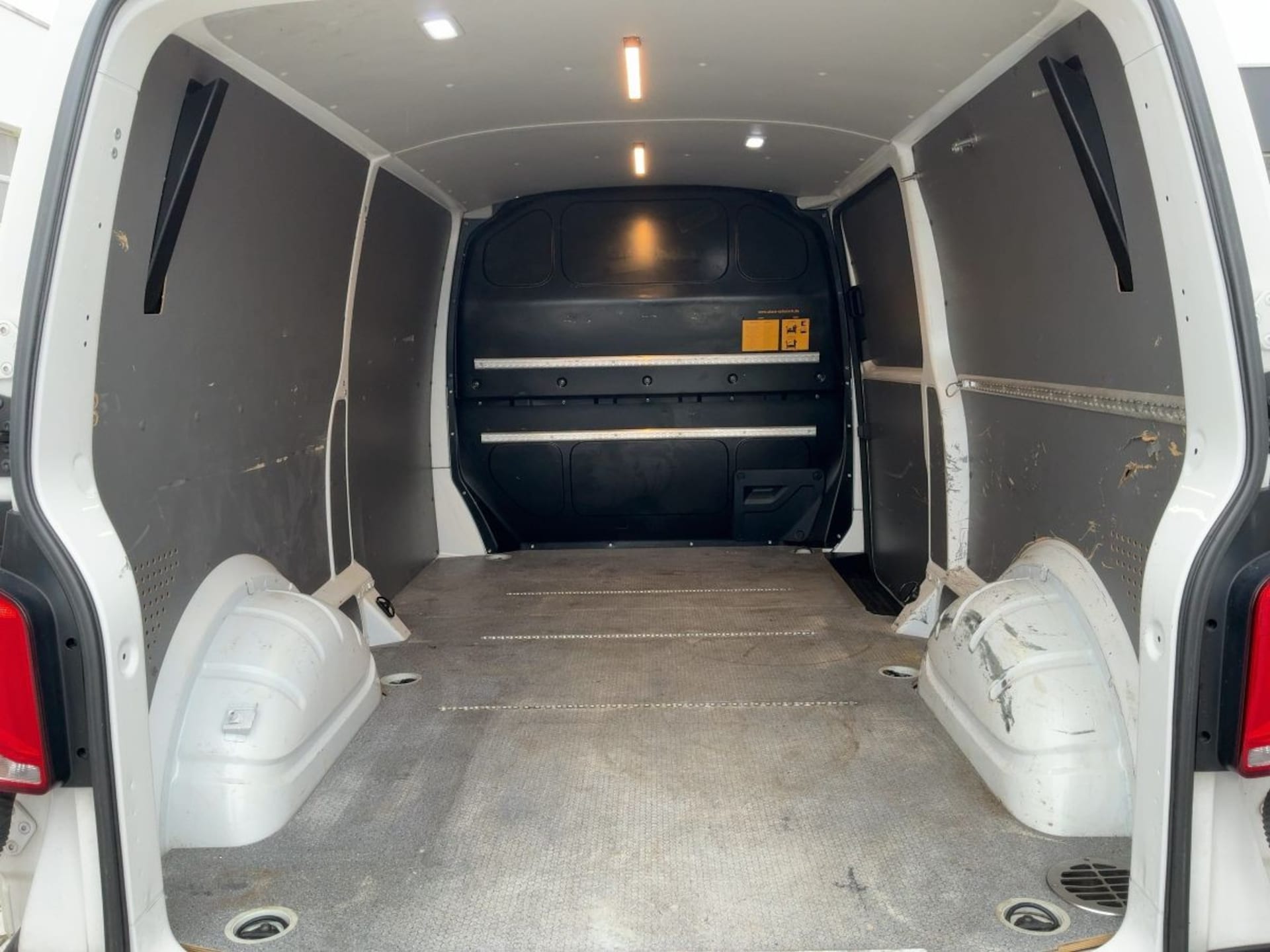 Volkswagen T6.1 Transporter Kasten langer Radstand