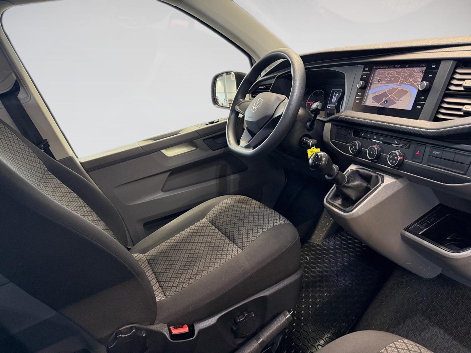 Volkswagen T6.1 Caravelle langer Radstand Trendline