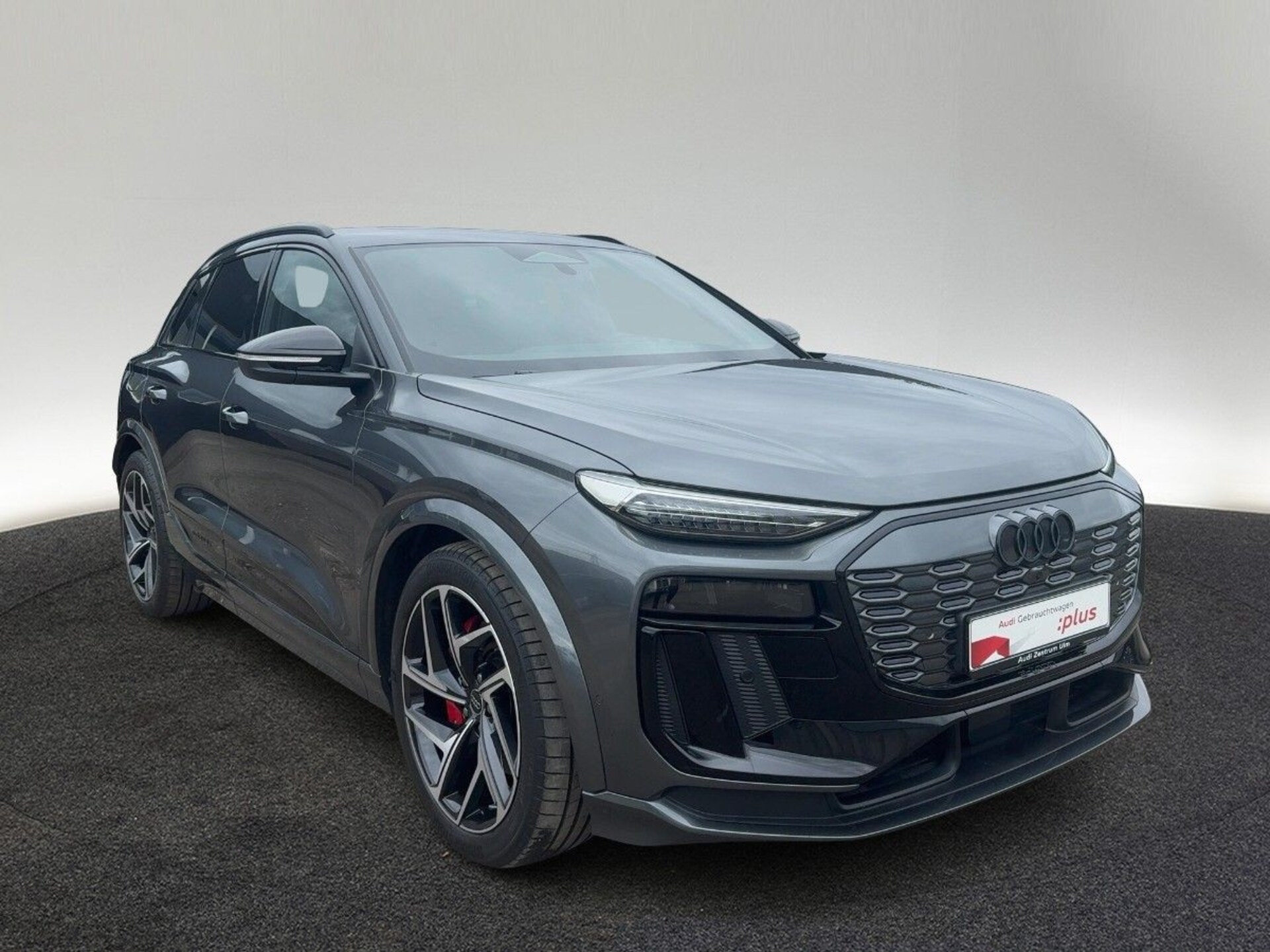 Audi SQ6 SUV e-tron