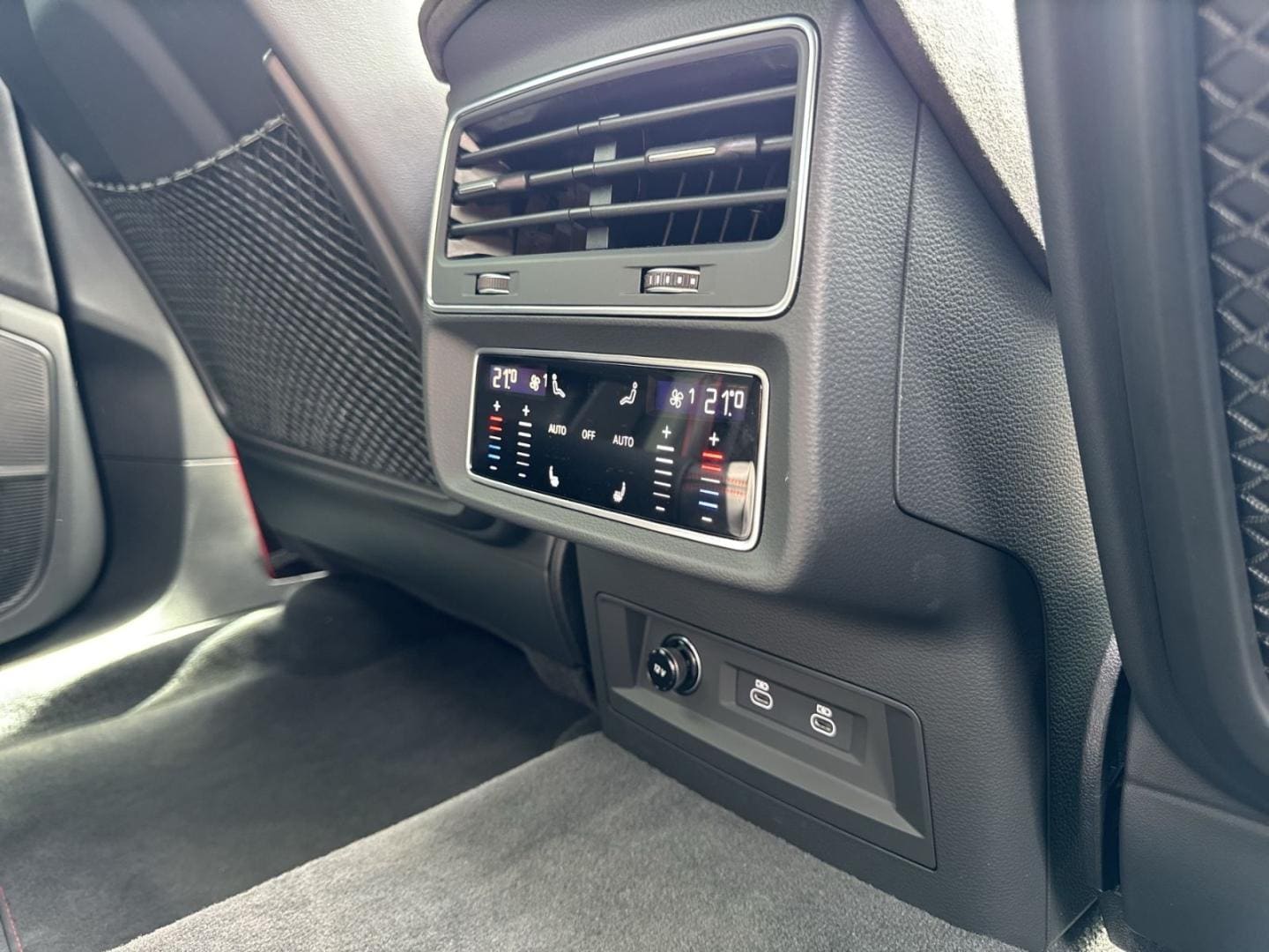 Bild über Audi RS Q8 SUV TFSI quattro tiptronic - für weitere Informationen kontaktieren Sie den Audi Partner