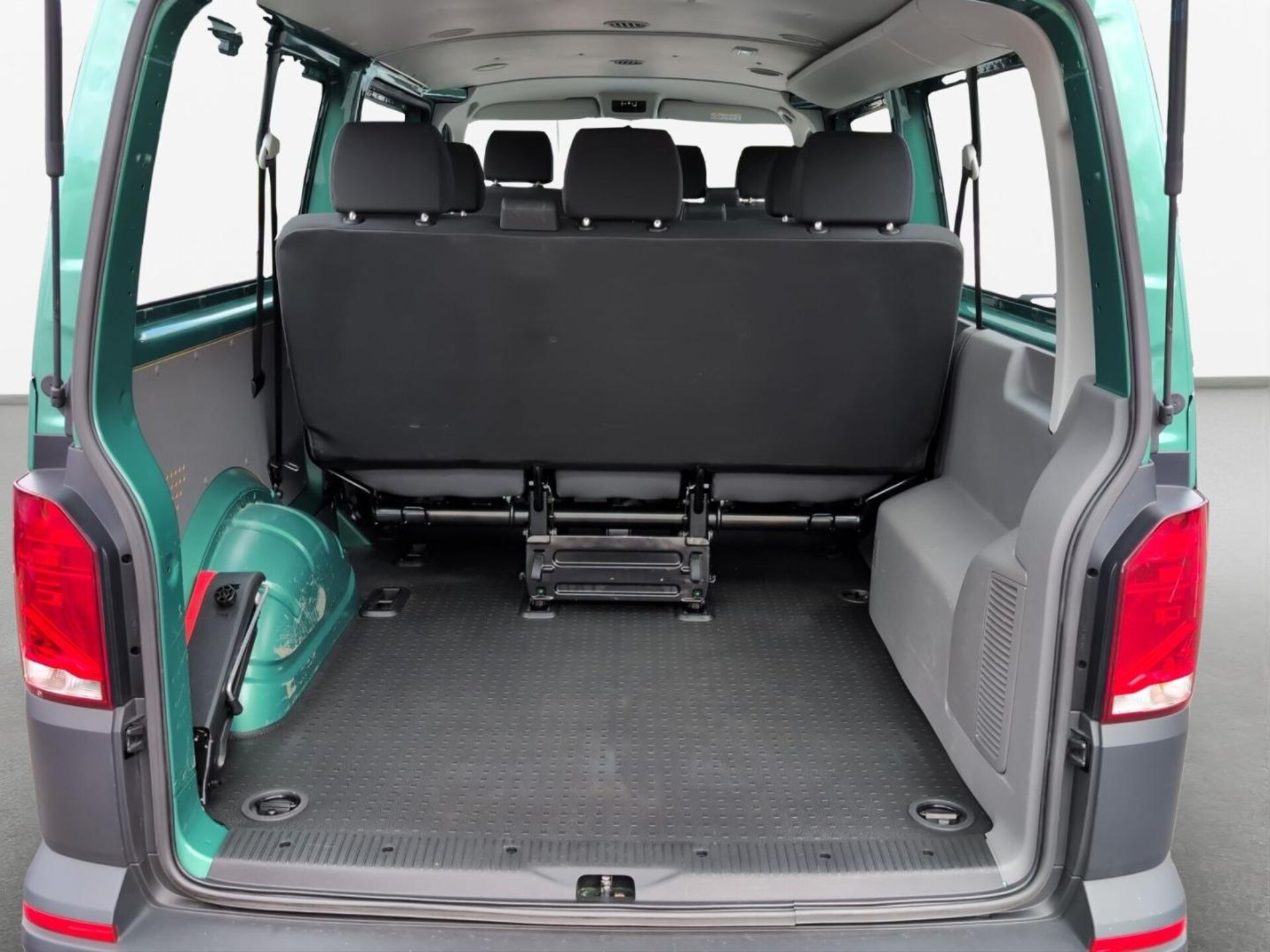Volkswagen T6.1 Transporter Kombi langer Radstand