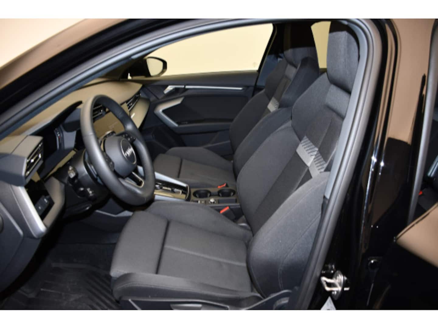 Bild über Audi A3 Sportback 35 TFSI S tronic - für weitere Informationen kontaktieren Sie den Audi Partner