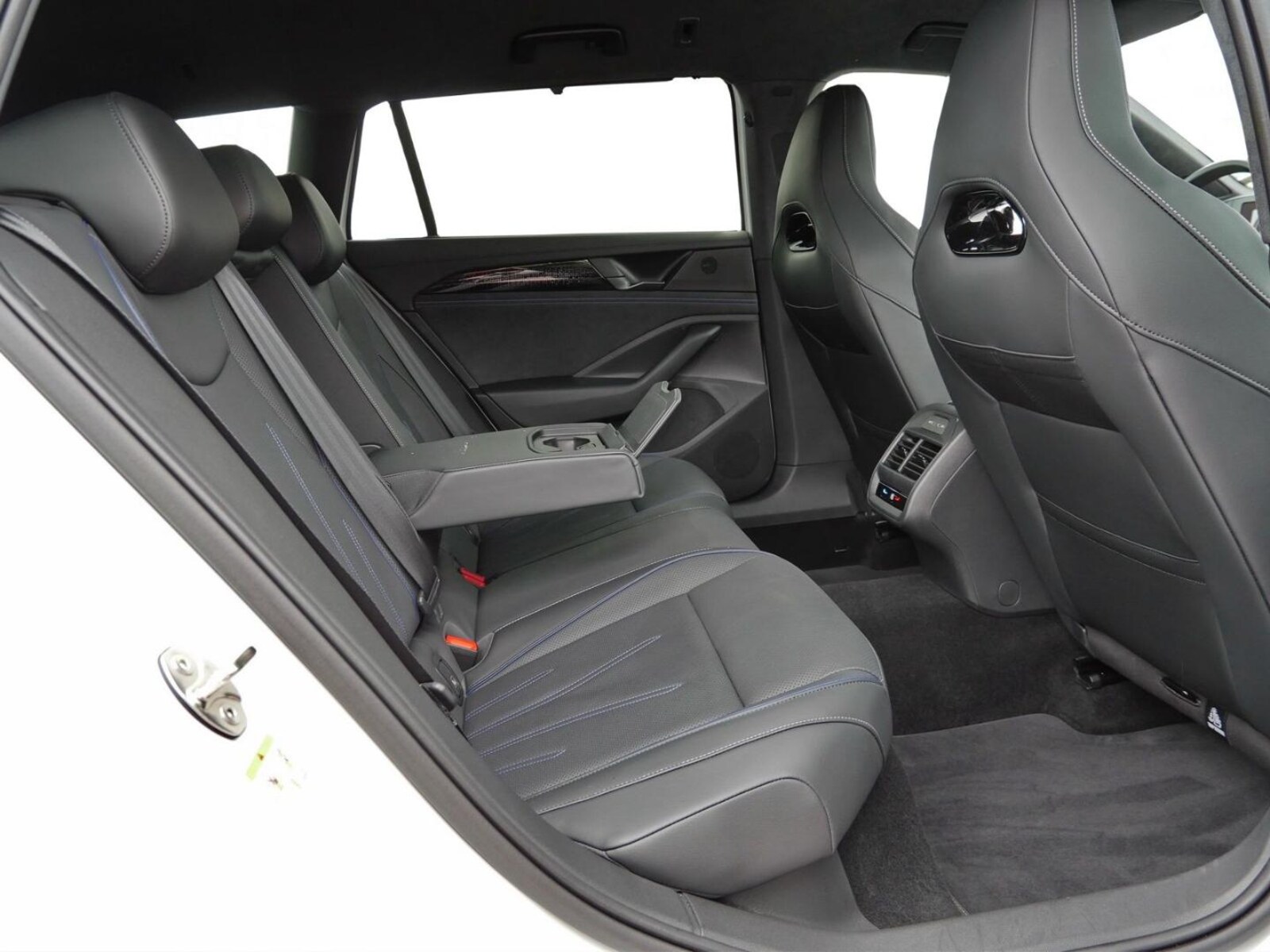 Volkswagen Passat – Bild 16