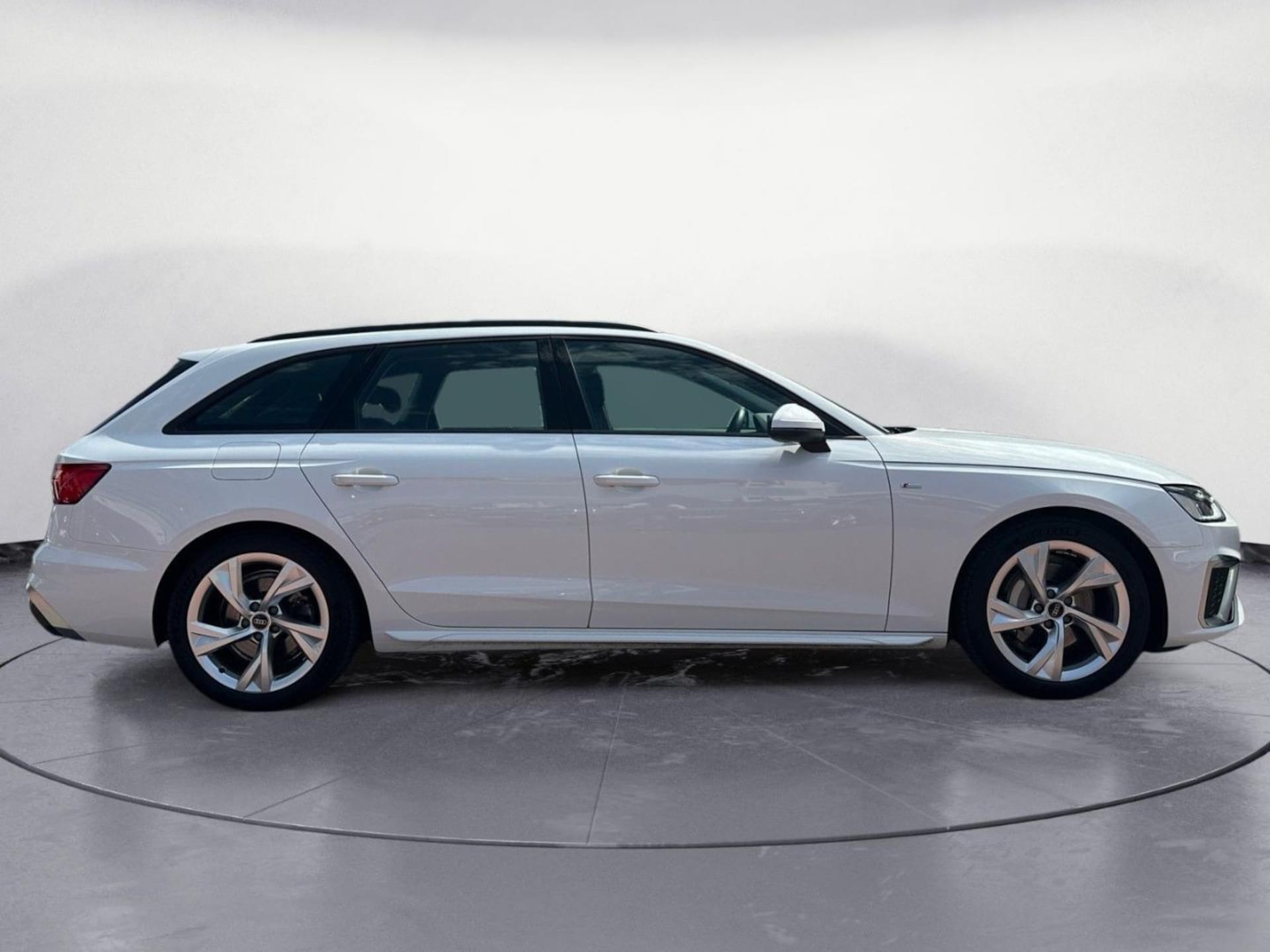 Audi A4 Avant S line
