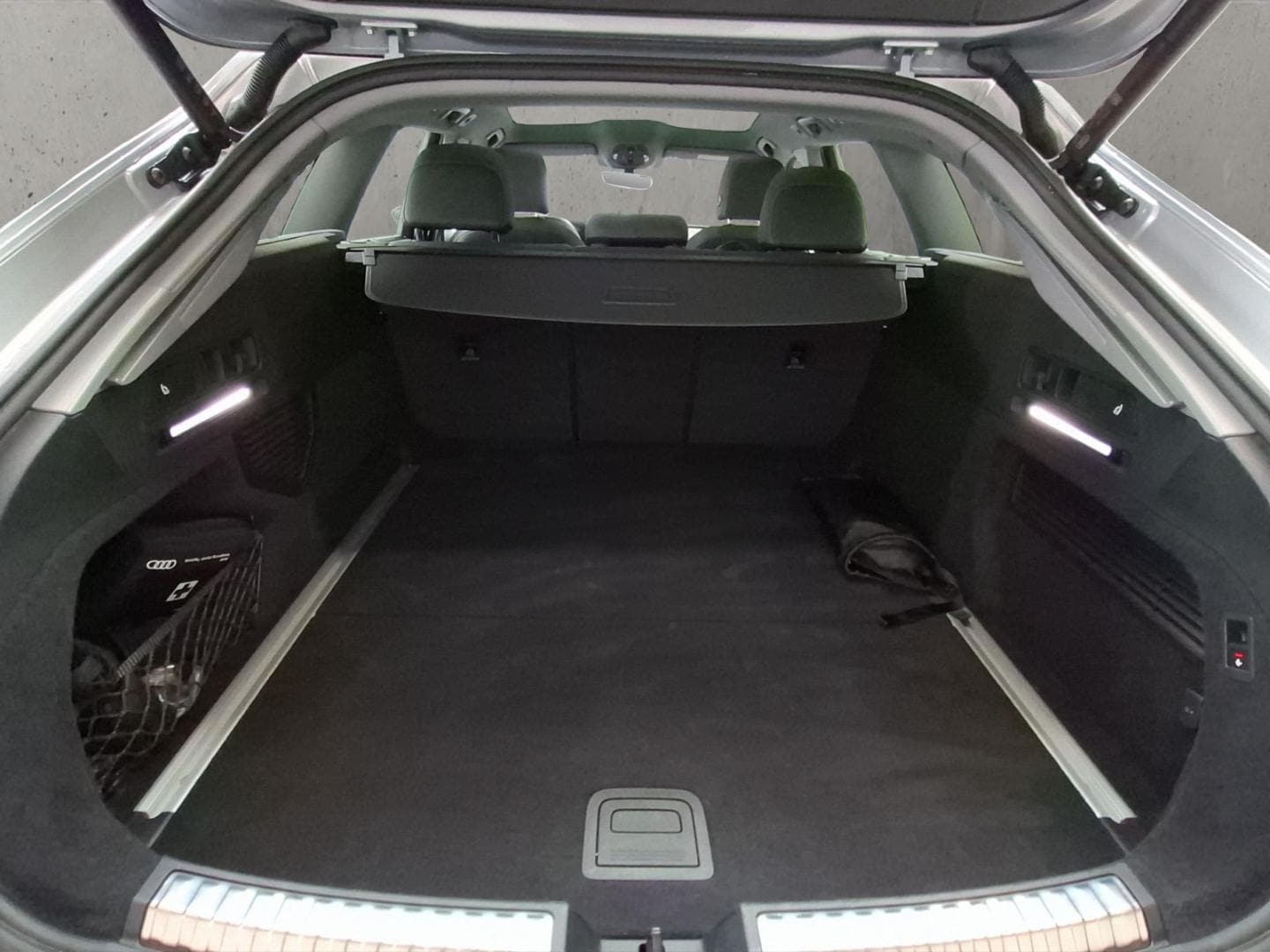 Bild über Audi A6 Avant TDI 150 kW S tronic - für weitere Informationen kontaktieren Sie den Audi Partner