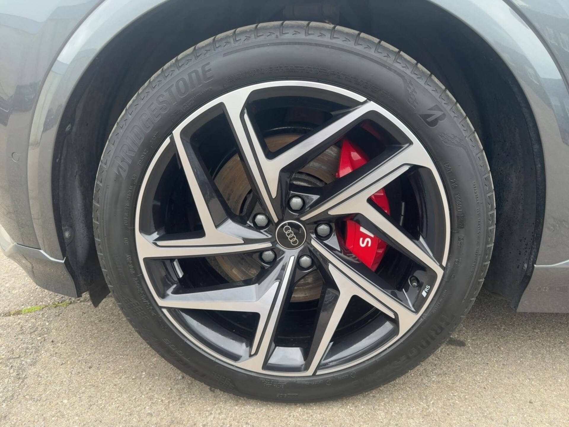 Audi SQ6 SUV e-tron