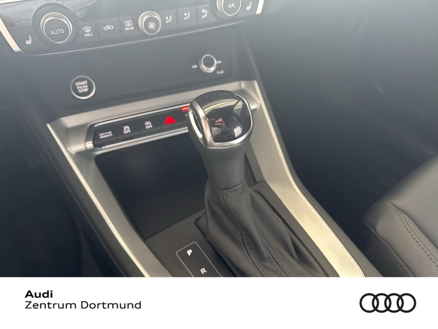 Bild über Audi Q3 TDI quattro 142 kW S tronic - für weitere Informationen kontaktieren Sie den Audi Partner