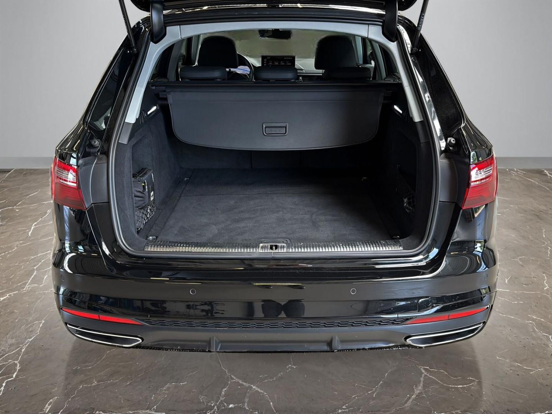 Audi A4 Avant S line