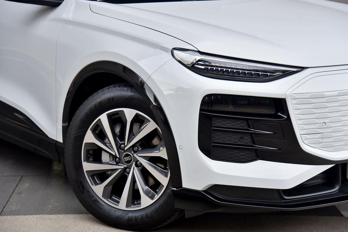 Image about Audi Q6 SUV e-tron e-tron