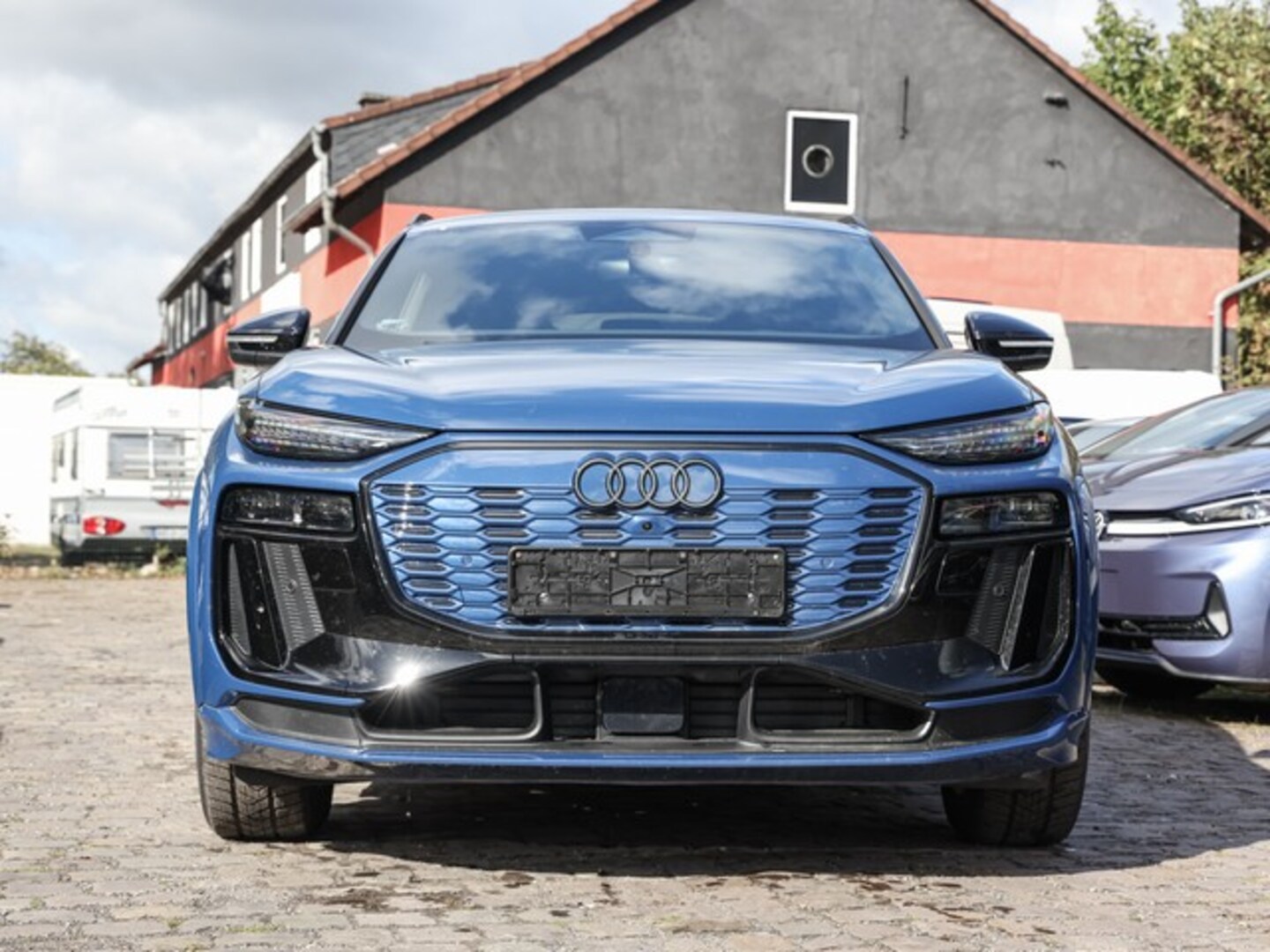 Bild über Audi Q6 Sportback e-tron e-tron performance - für weitere Informationen kontaktieren Sie den Audi Partner