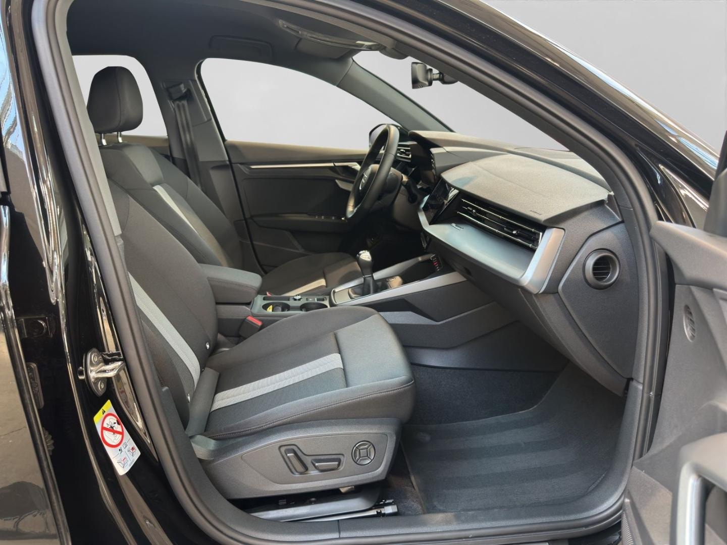 Bild über Audi A3 Sportback TFSI Schaltgetriebe - für weitere Informationen kontaktieren Sie den Audi Partner