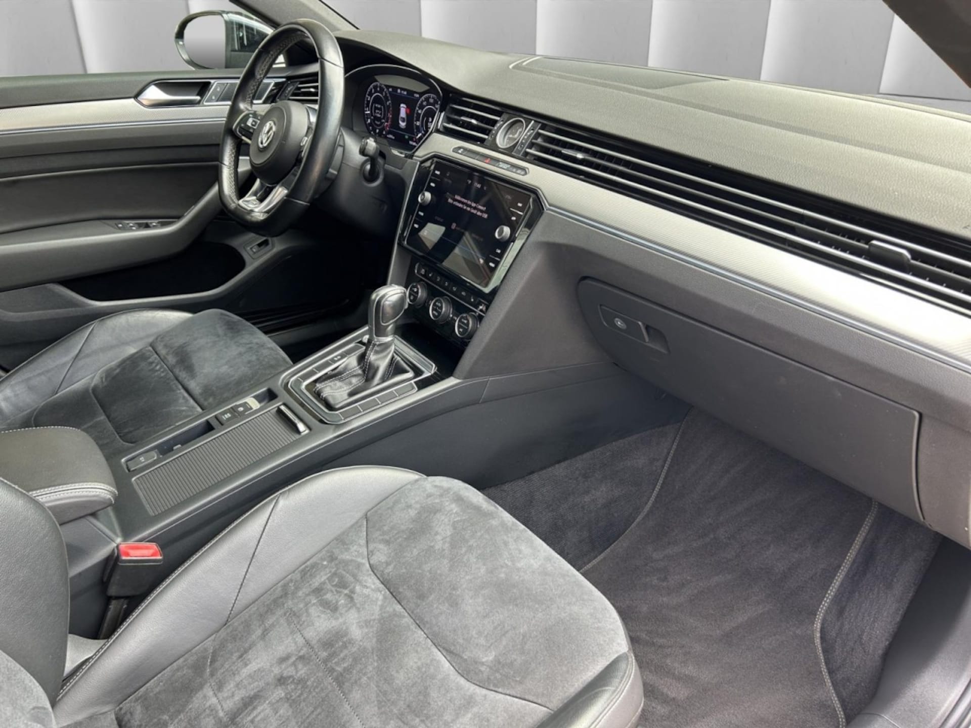 Volkswagen Arteon R-Line