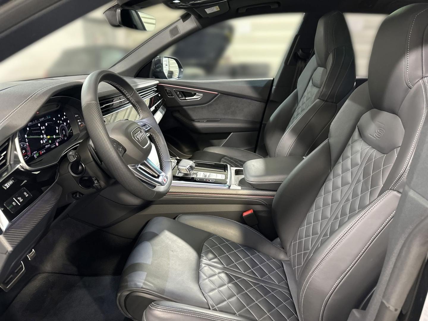 Bild über Audi Q8 SUV S line business TDI quattro 210 kW tiptronic - für weitere Informationen kontaktieren Sie den Audi Partner