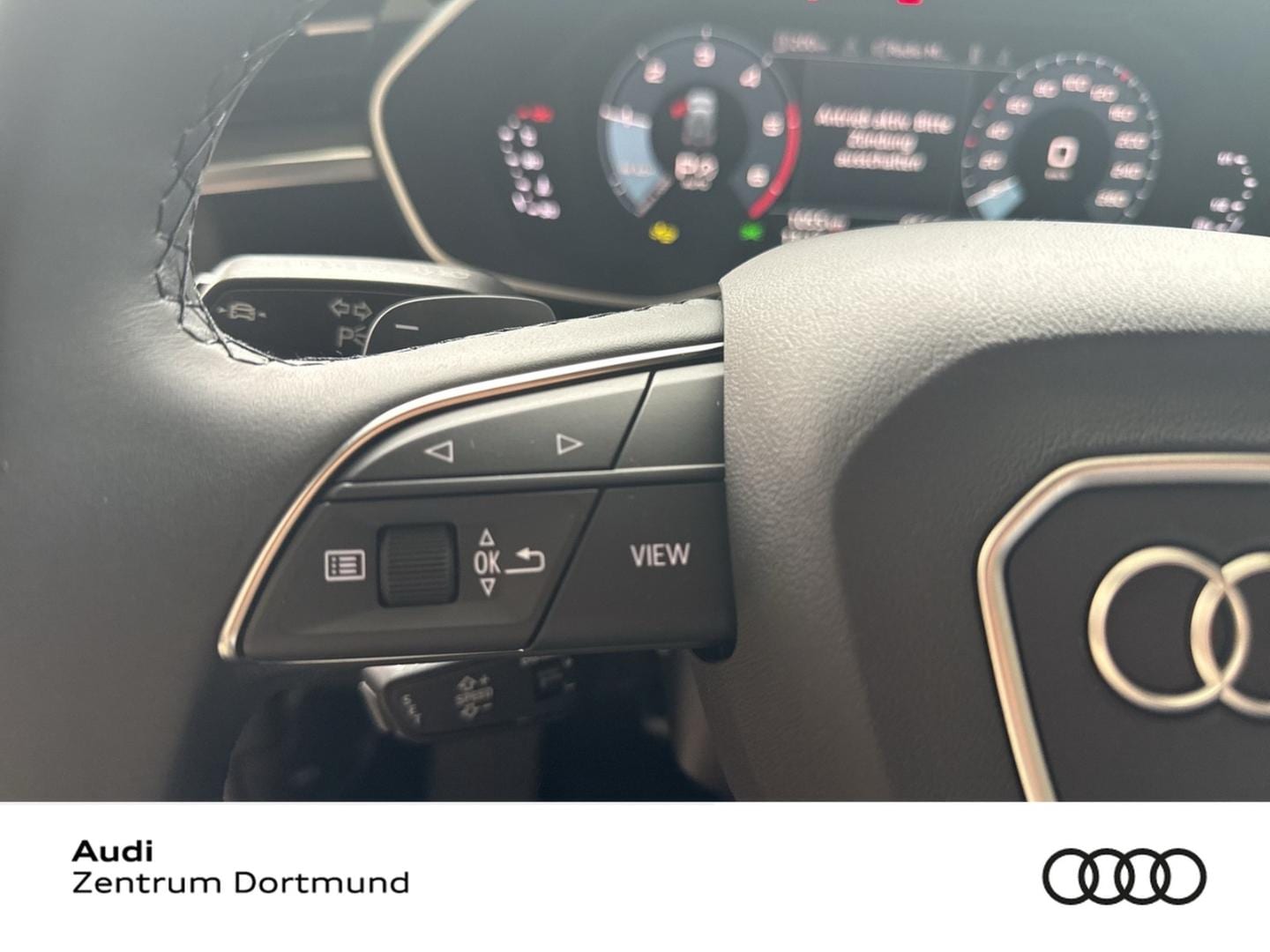 Bild über Audi Q3 TDI quattro 142 kW S tronic - für weitere Informationen kontaktieren Sie den Audi Partner