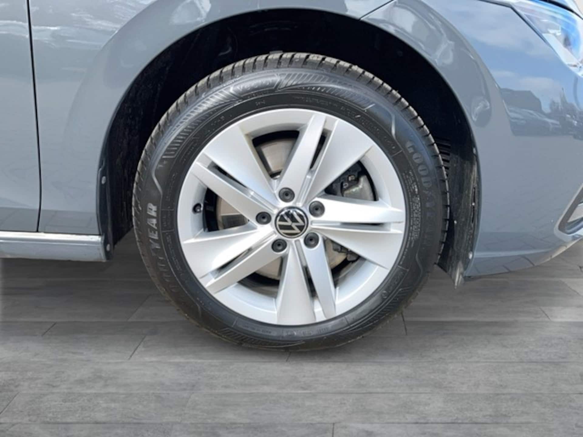 Volkswagen Golf Variant Life