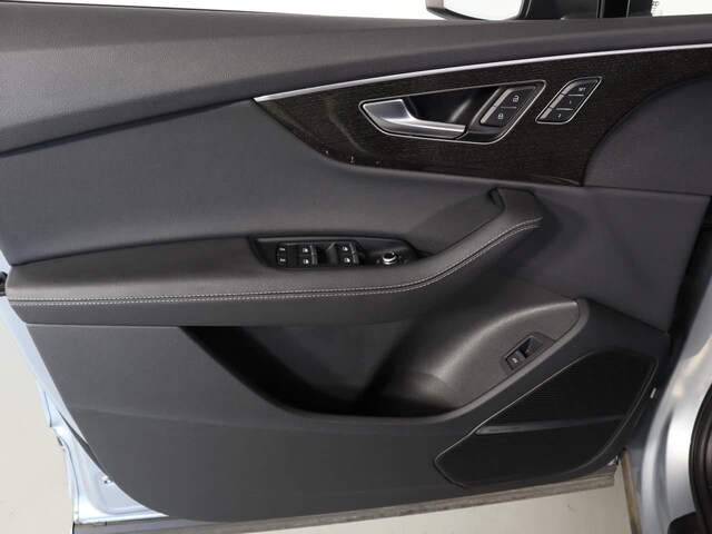 2025 Audi Q7 Premium Plus - Photo 16