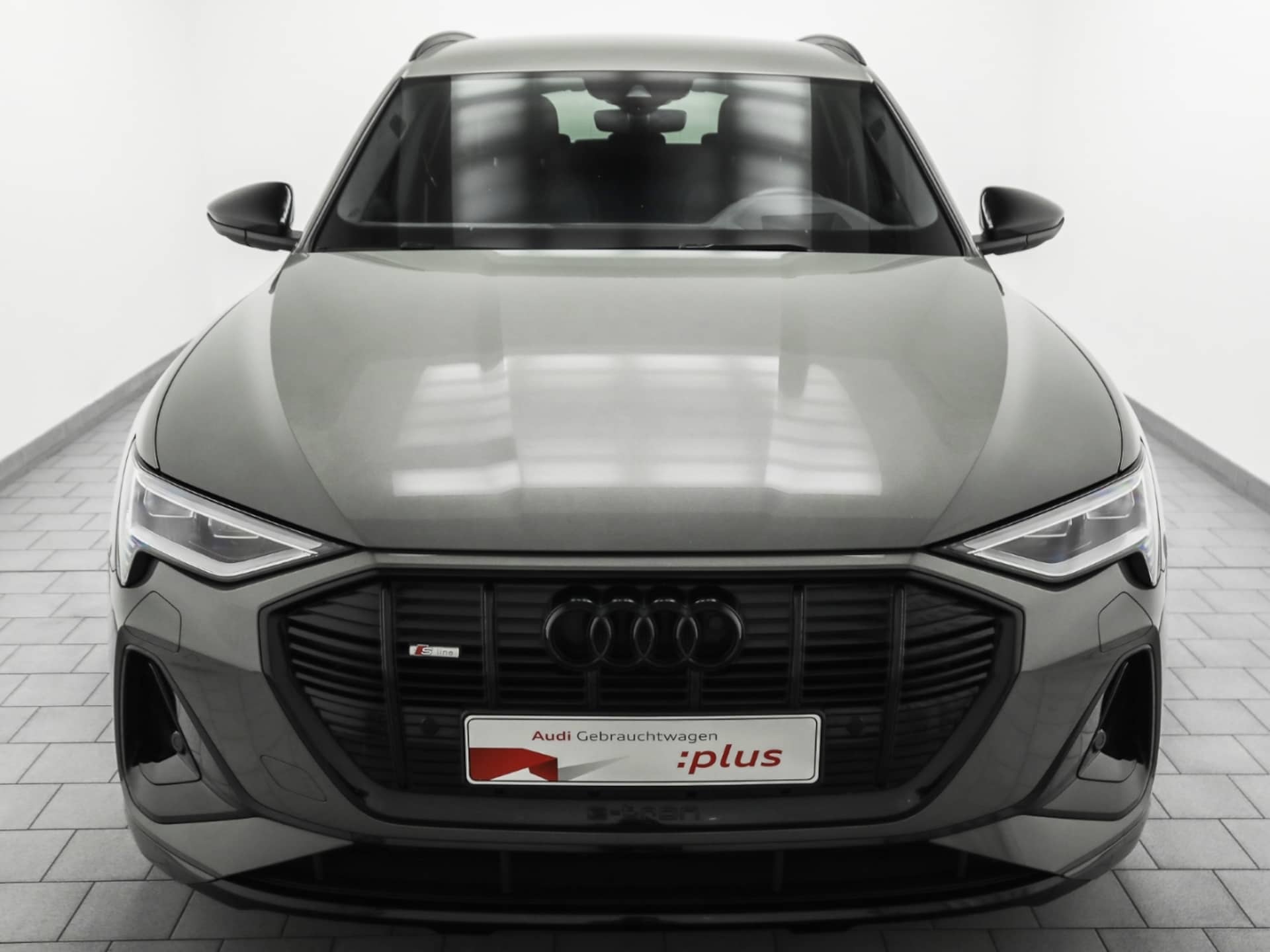 Audi e-tron S line