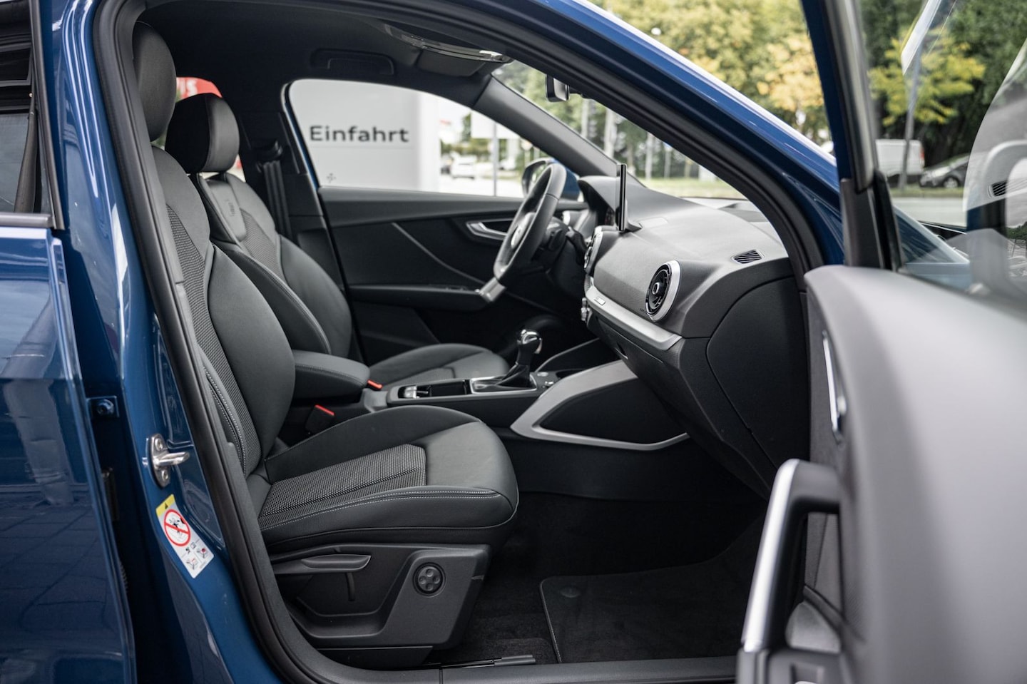 Bild über Audi Q2 S line 35 TFSI S tronic - für weitere Informationen kontaktieren Sie den Audi Partner