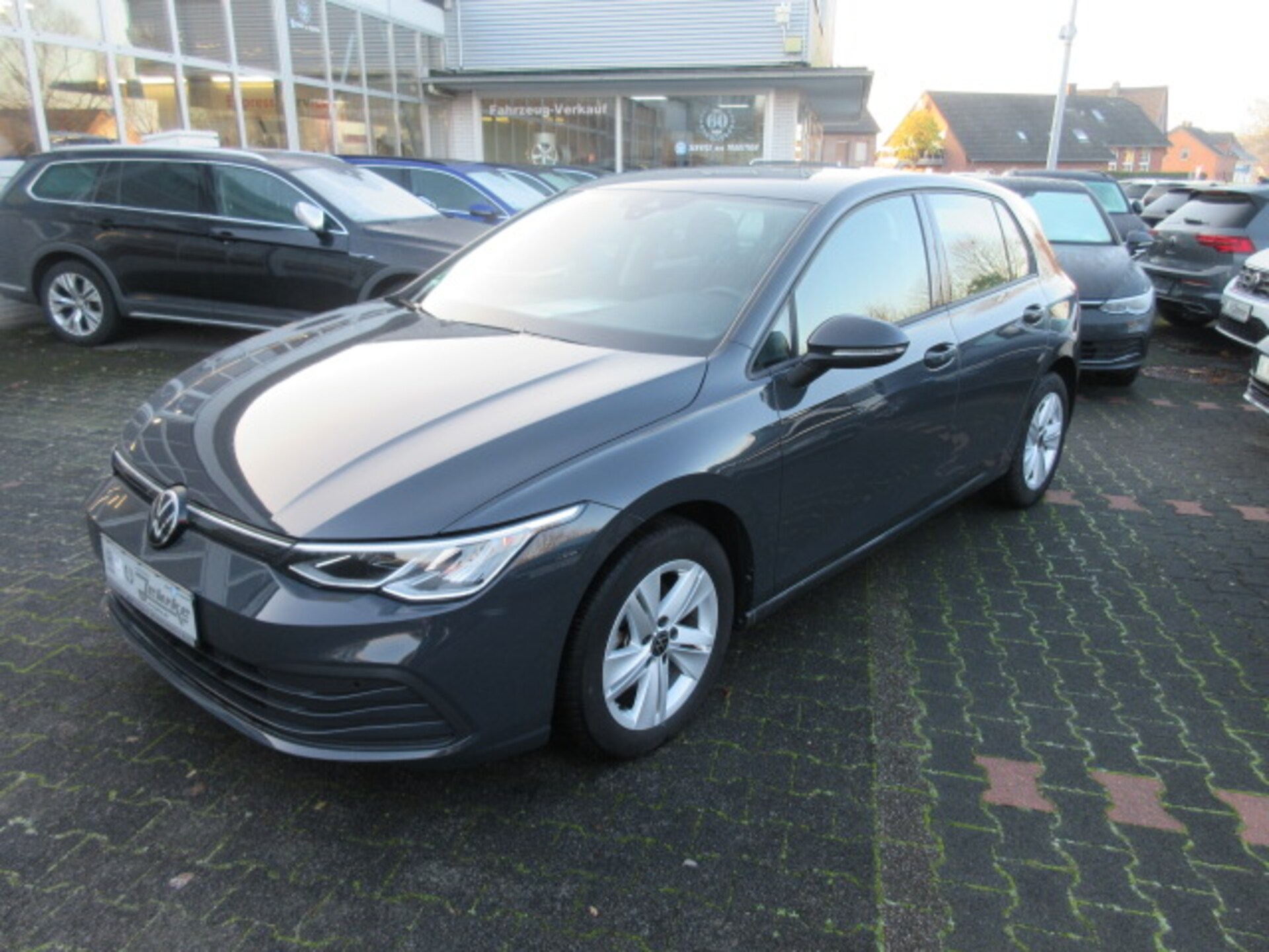 Volkswagen Golf Life