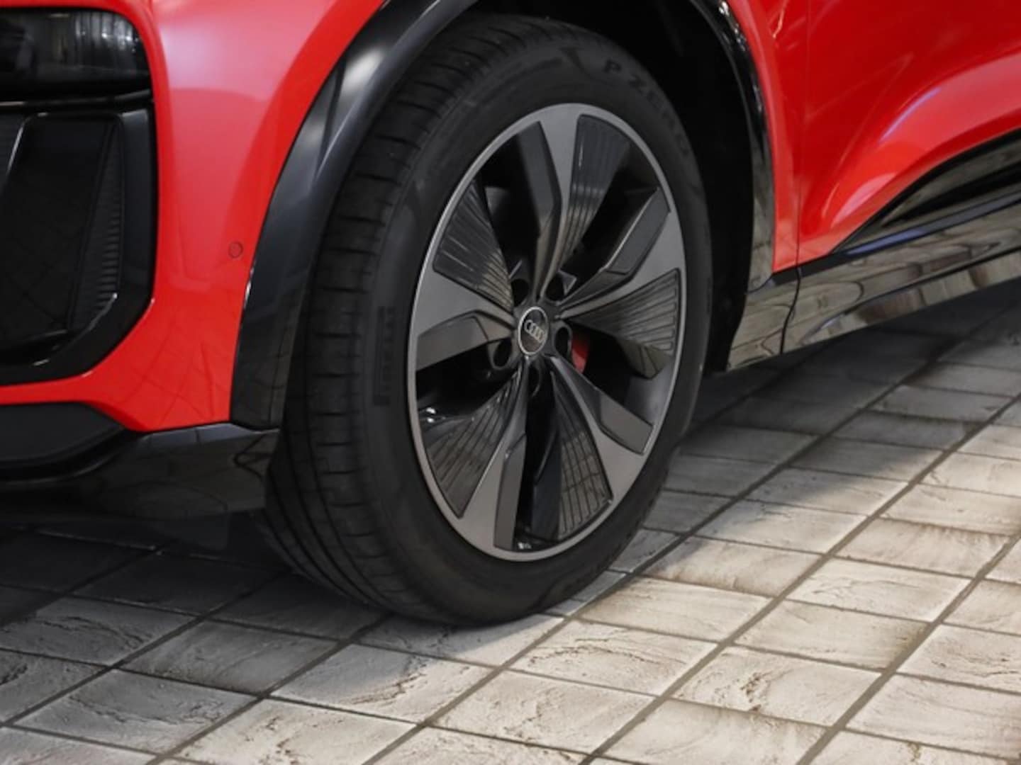 Bild über Audi Q6 SUV e-tron e-tron performance - für weitere Informationen kontaktieren Sie den Audi Partner