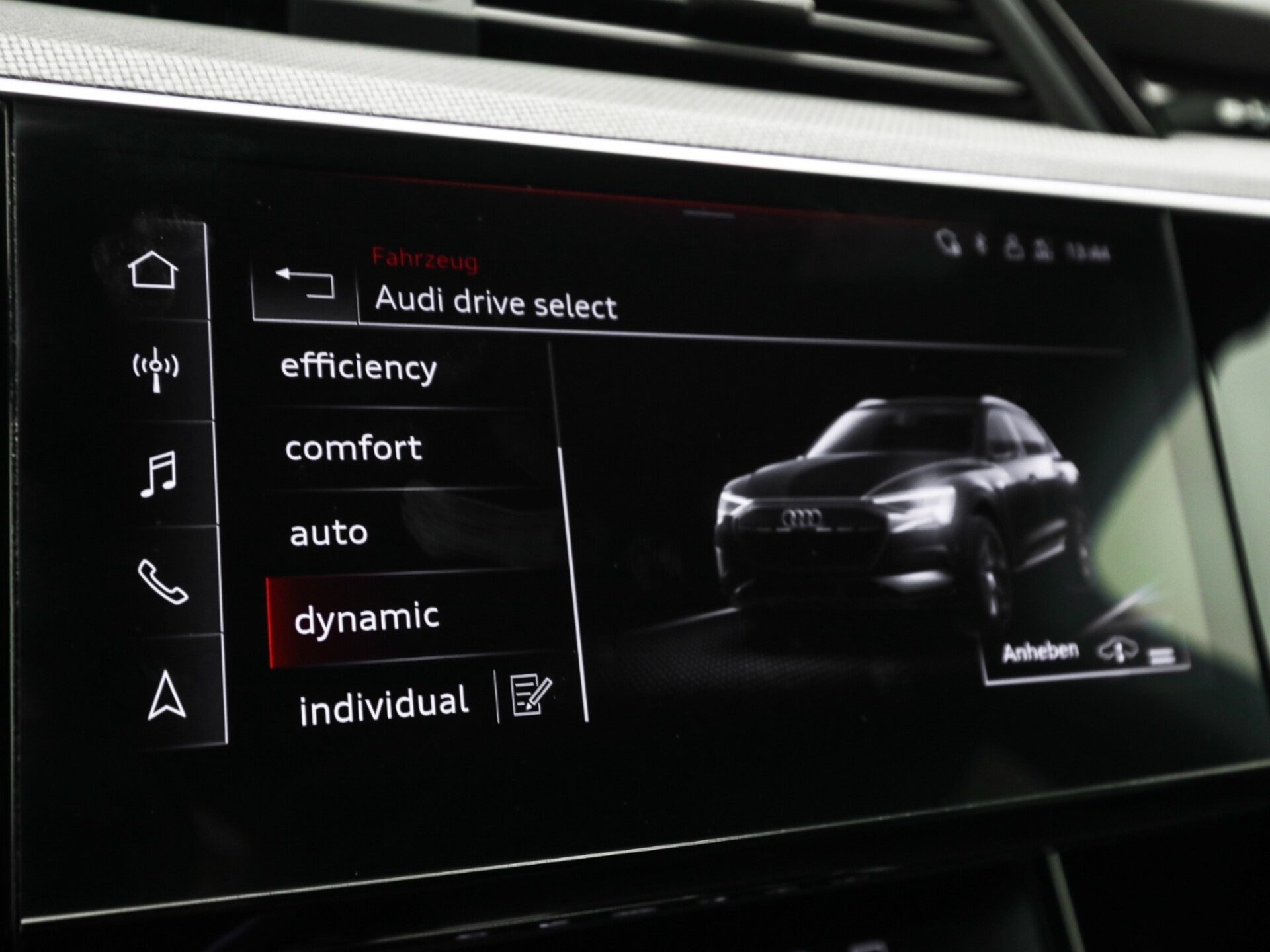 Audi e-tron S line