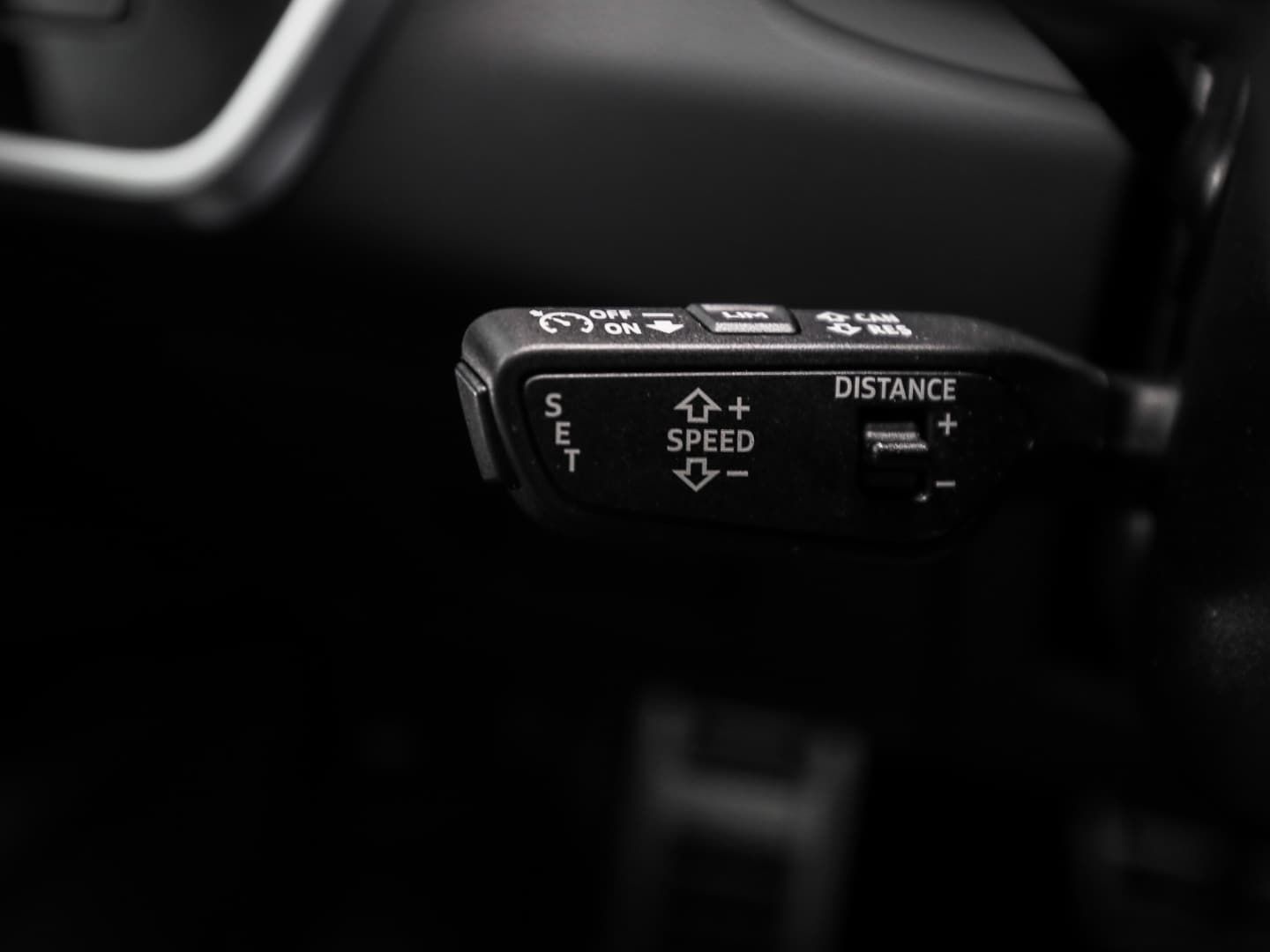 Bild über Audi RS 6 Avant performance quattro tiptronic - für weitere Informationen kontaktieren Sie den Audi Partner